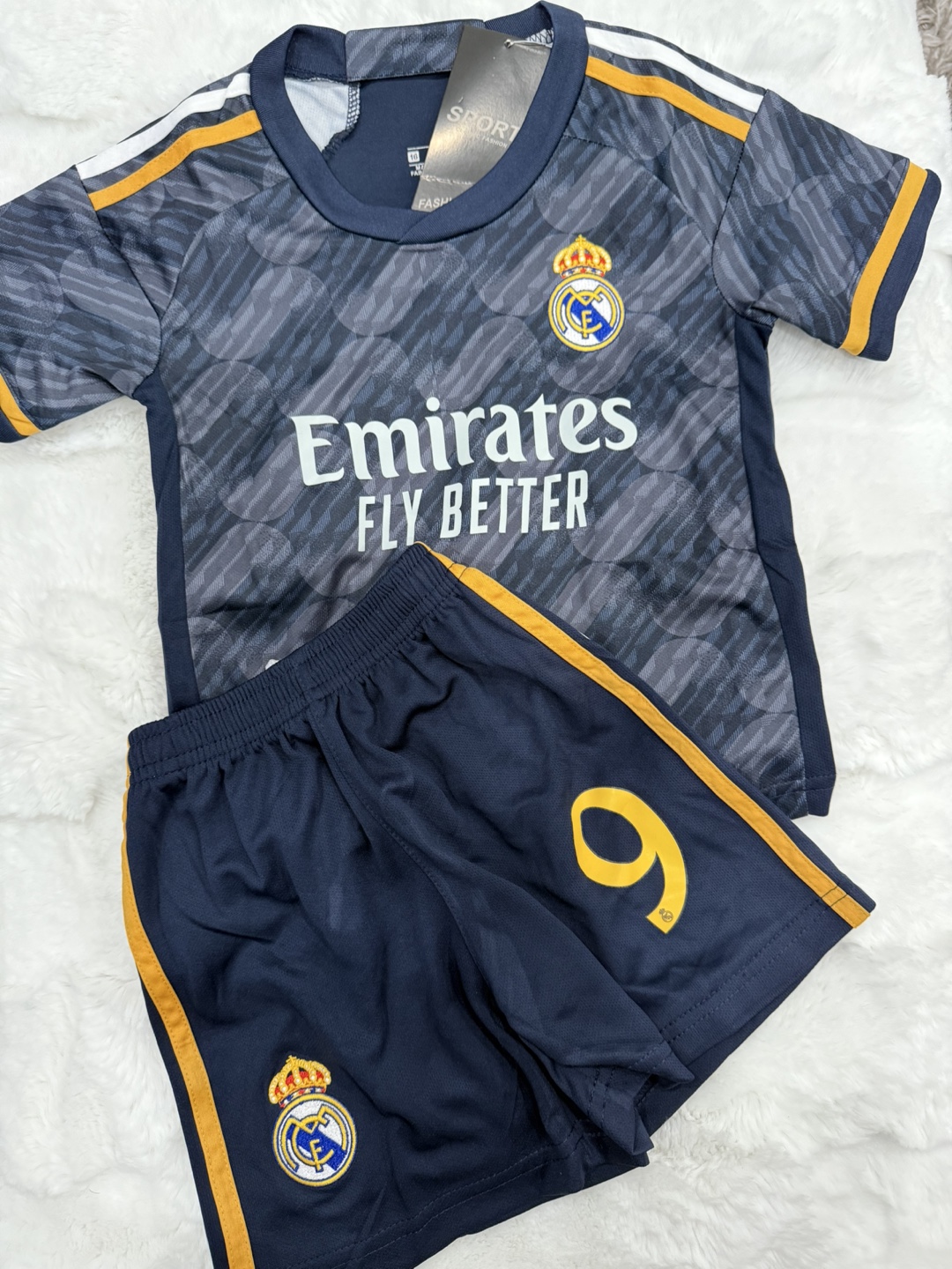 Real Madrid Soccer Jersey Set - photo 3