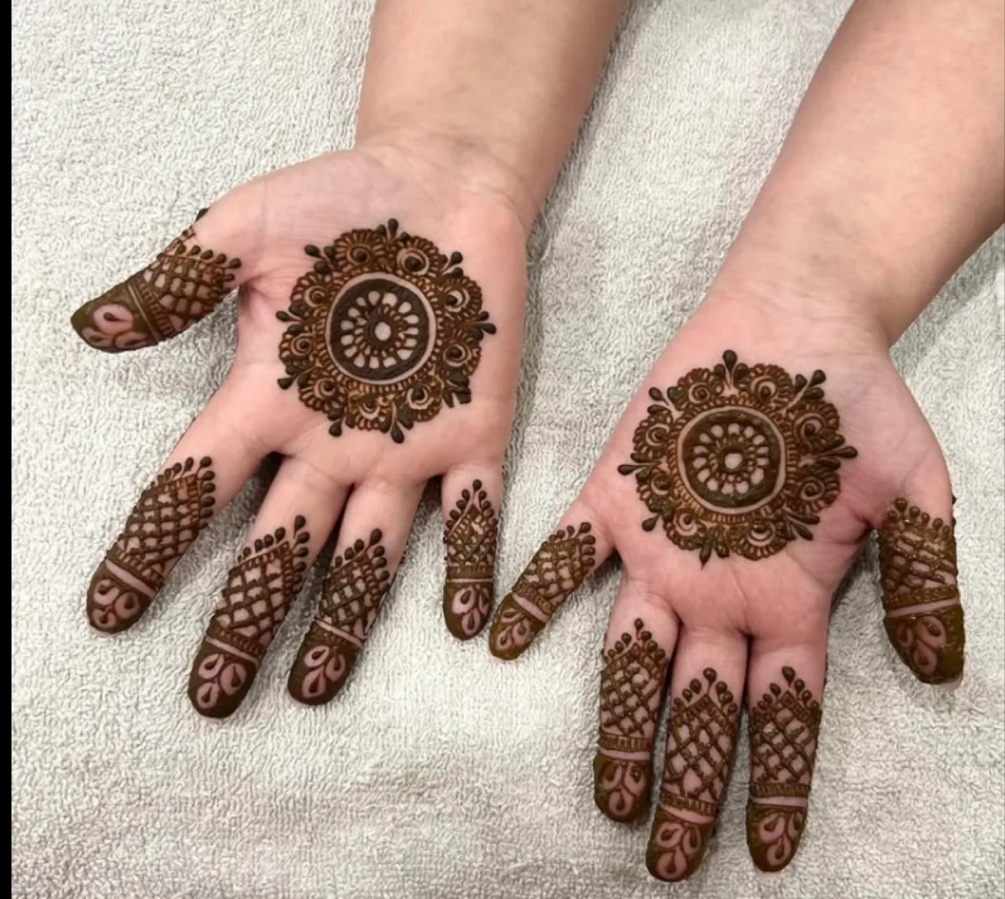 Henna Hand Tattoos thumbnail