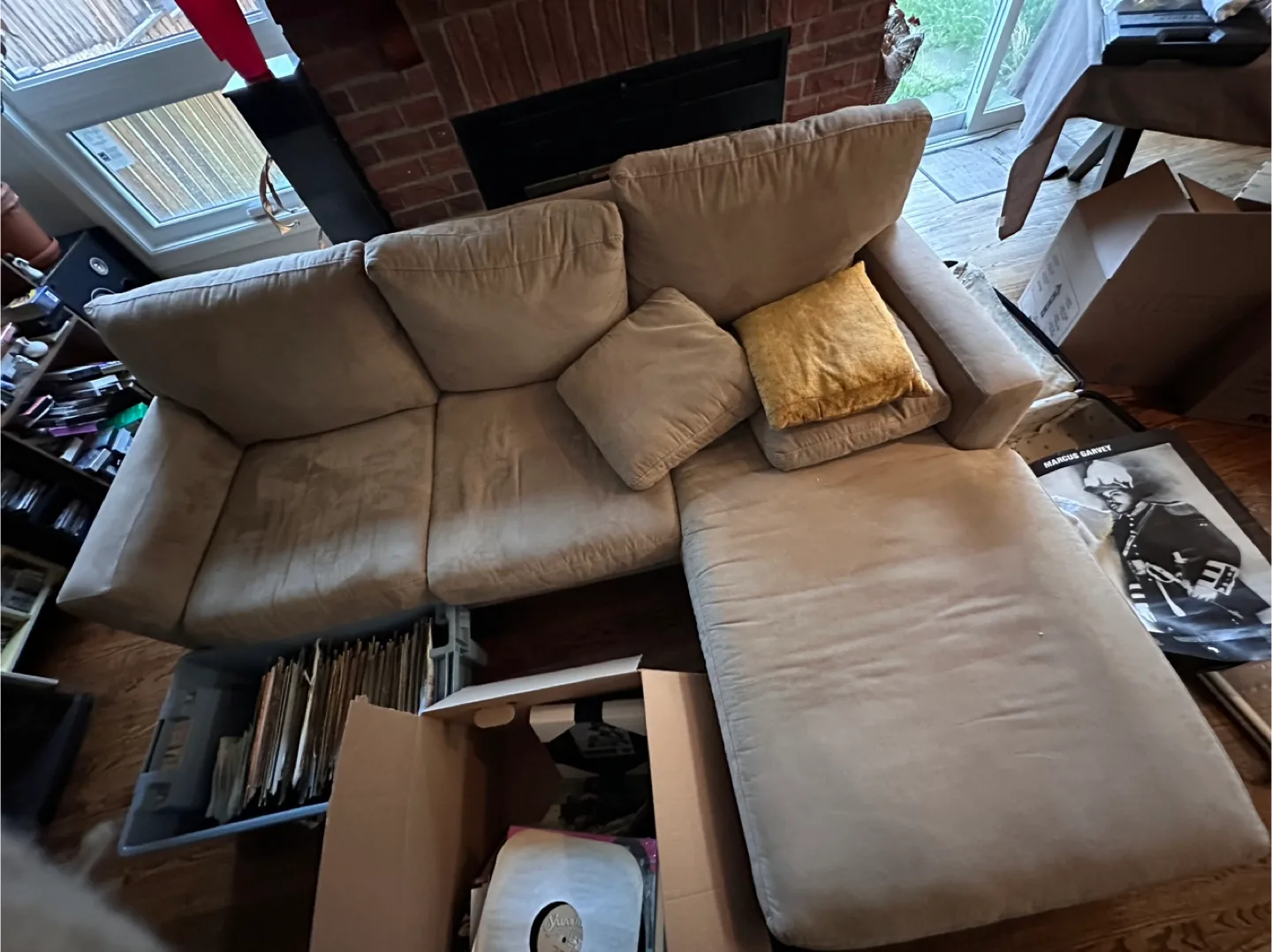 Comfortable Sectional Sofa with Chaise Lounge image indicator(2)