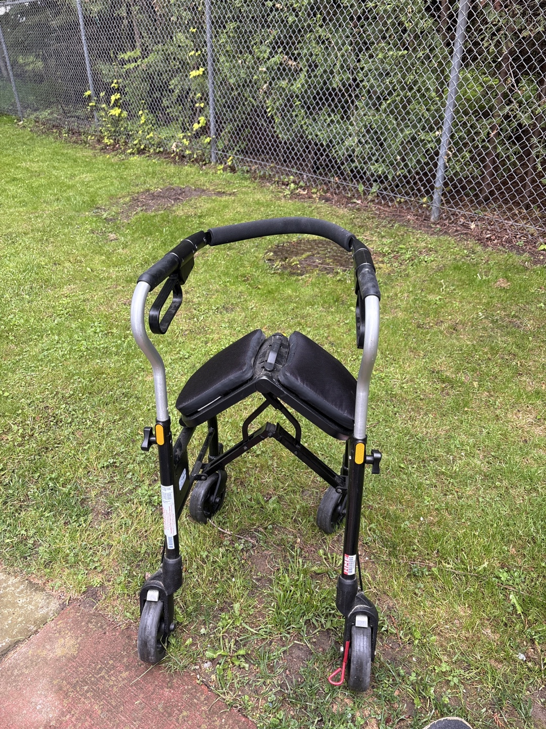 Mobility walker PICK UP IN BEETON