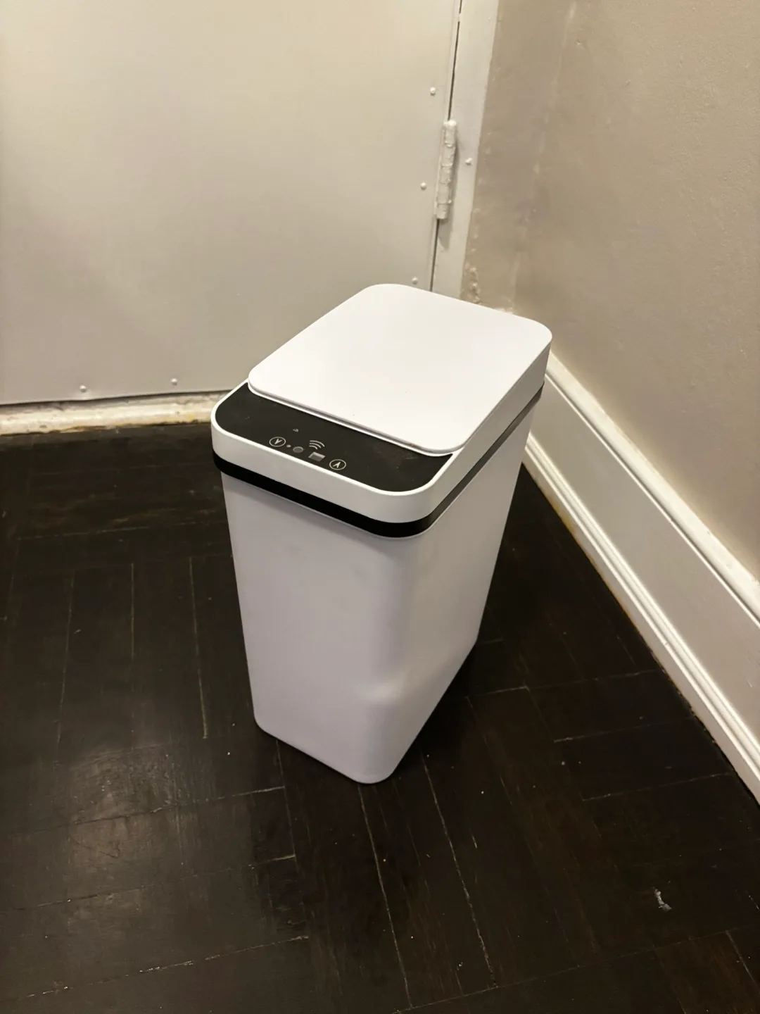 White Automatic Touchless Trash Can thumbnail