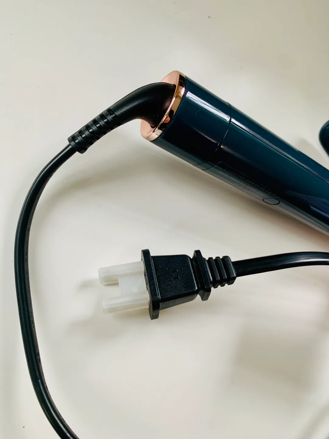 MOVING Sale! Hair Curling Iron image indicator(3)