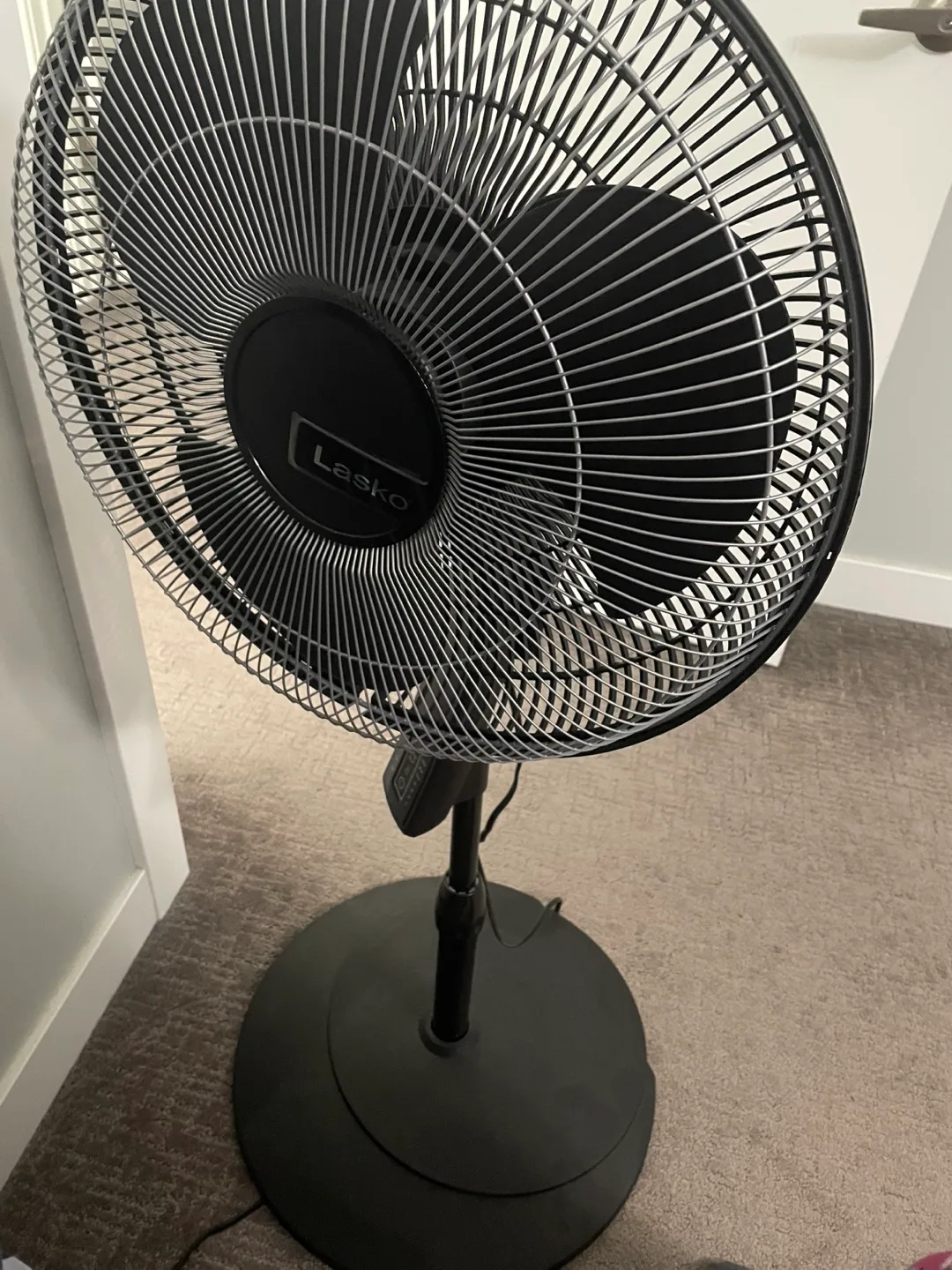 Lasko Adjustable Pedestal  Fan image indicator(6)