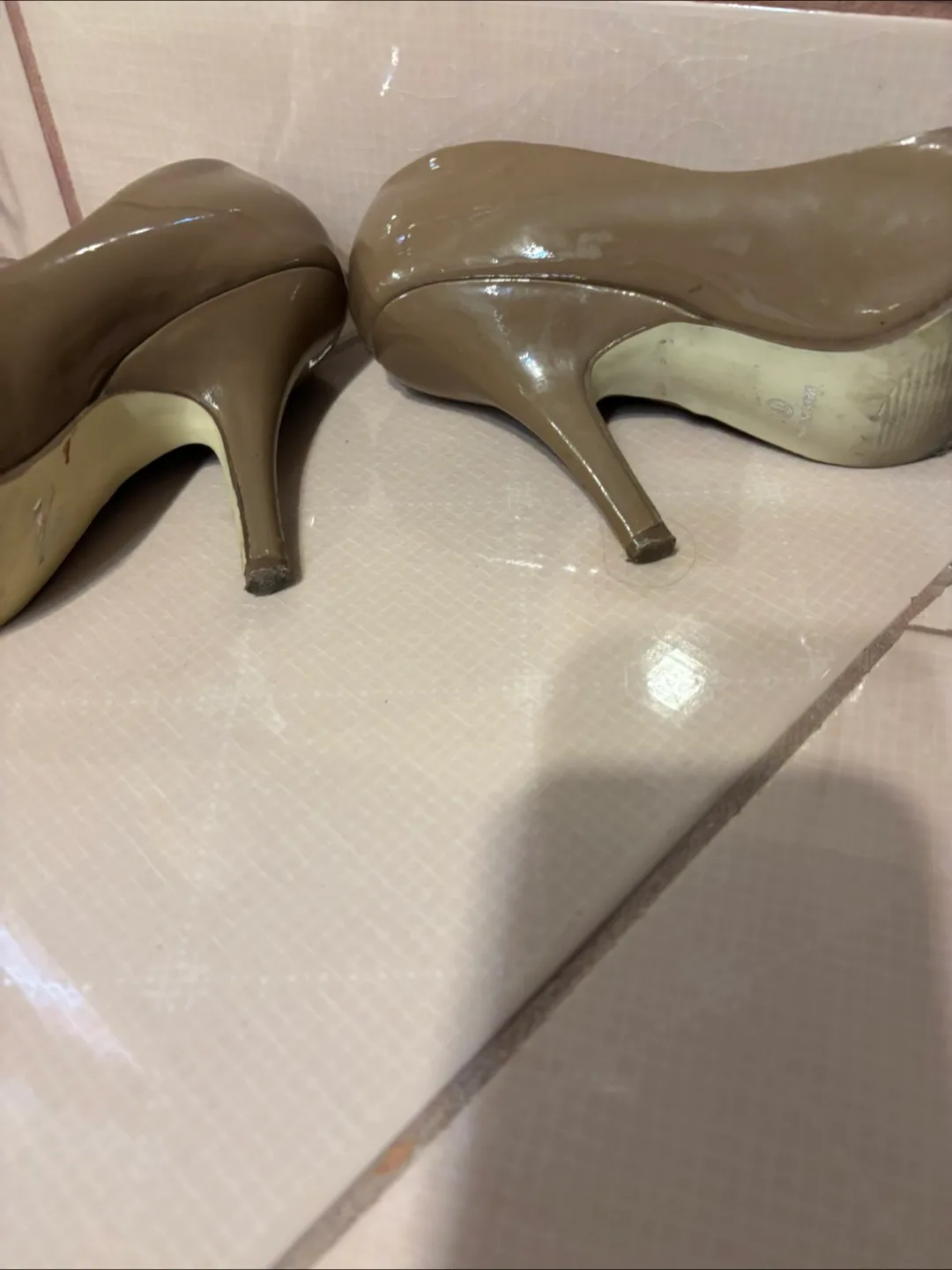 Le Chateau Heels image indicator(3)