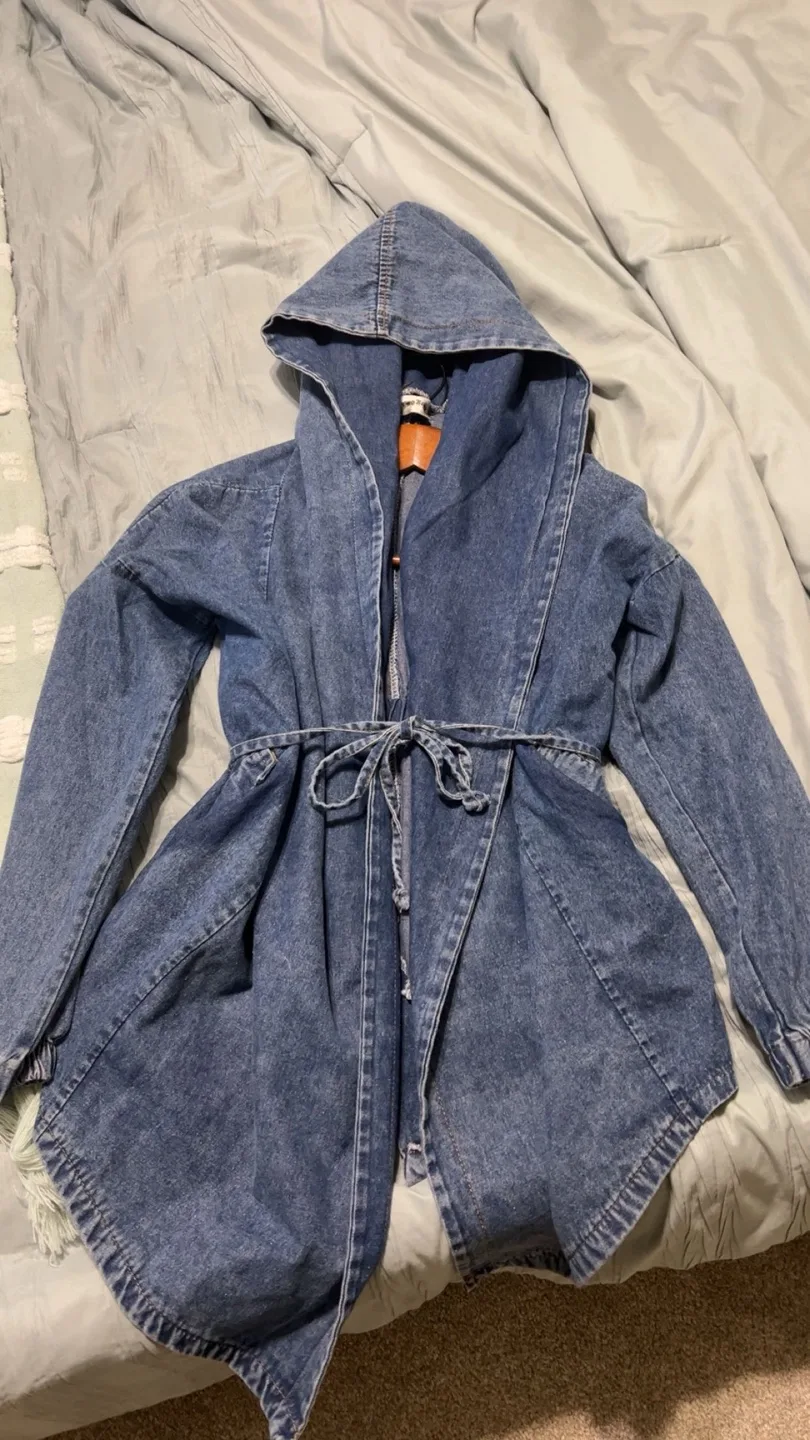 Women's  Vintage  Denim Jacket image indicator(6)