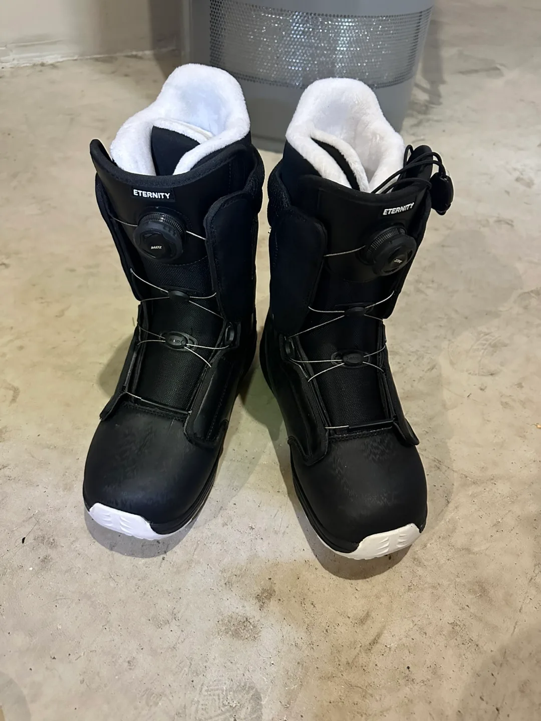 Women’s brand new Snowboard Boots thumbnail