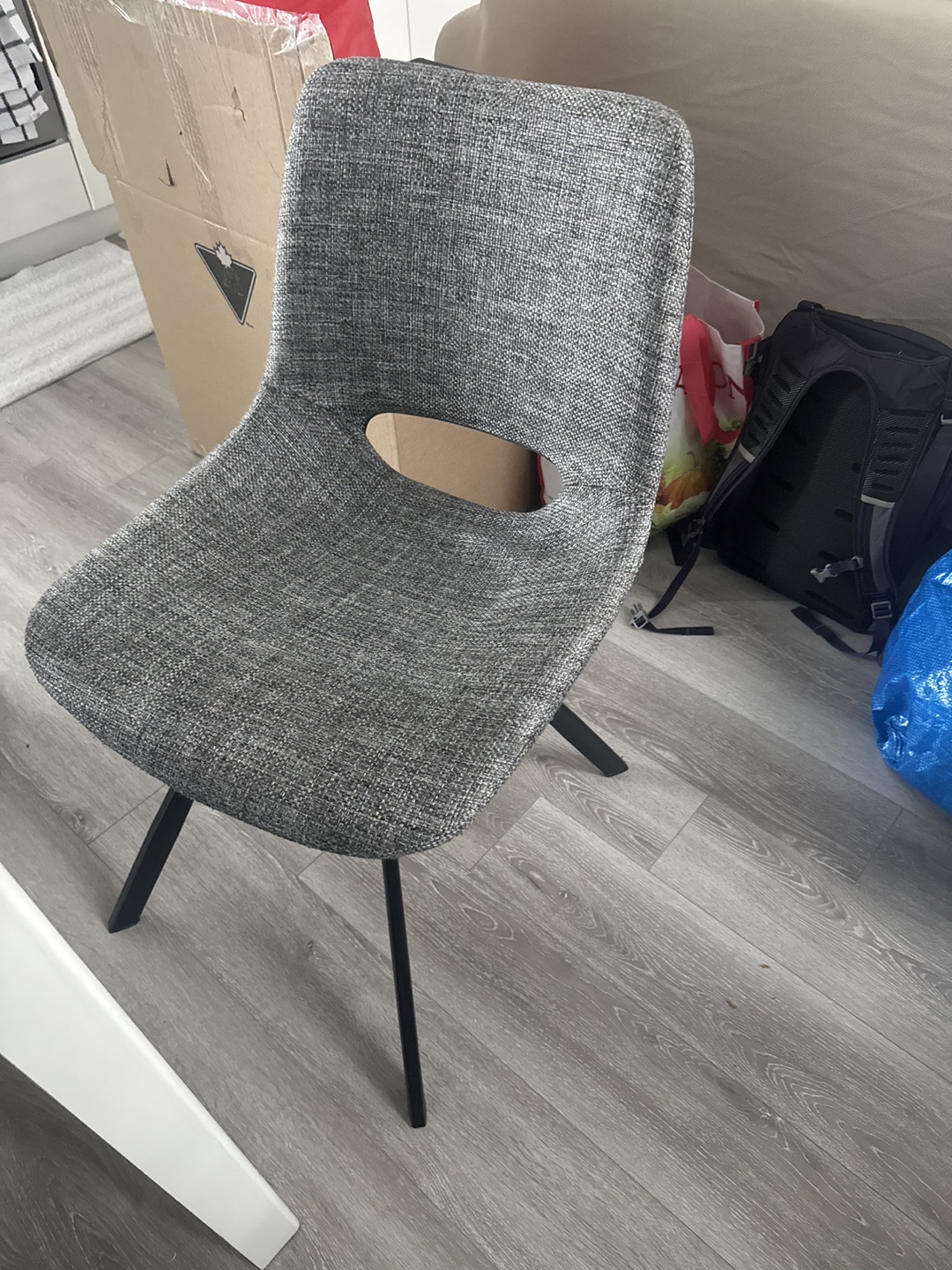 White Extendable Dining Table + 4 dining chairs - photo 2