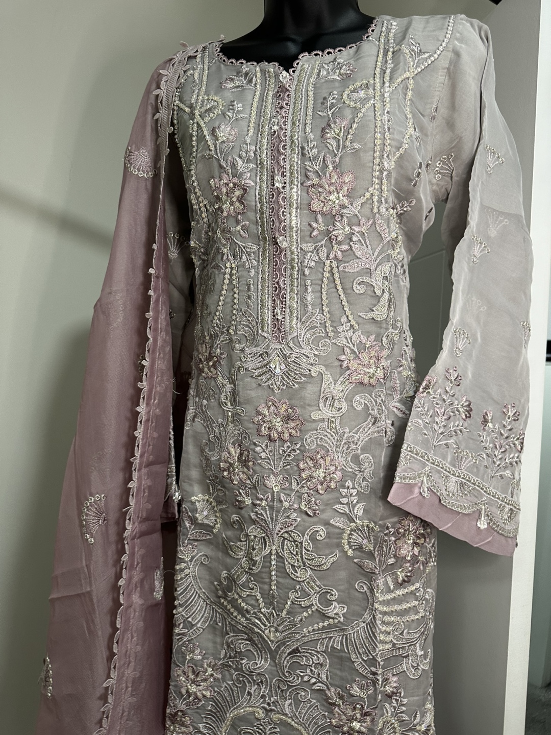 Embroidered Pakistani suit - photo 5