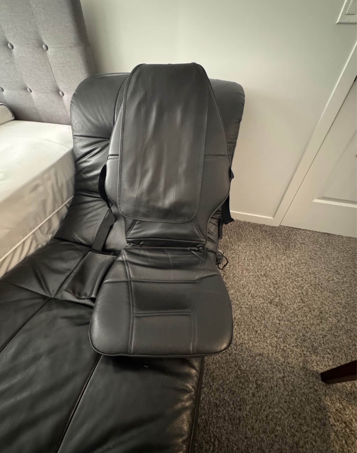 Black Leather Chaise Lounge - photo 4