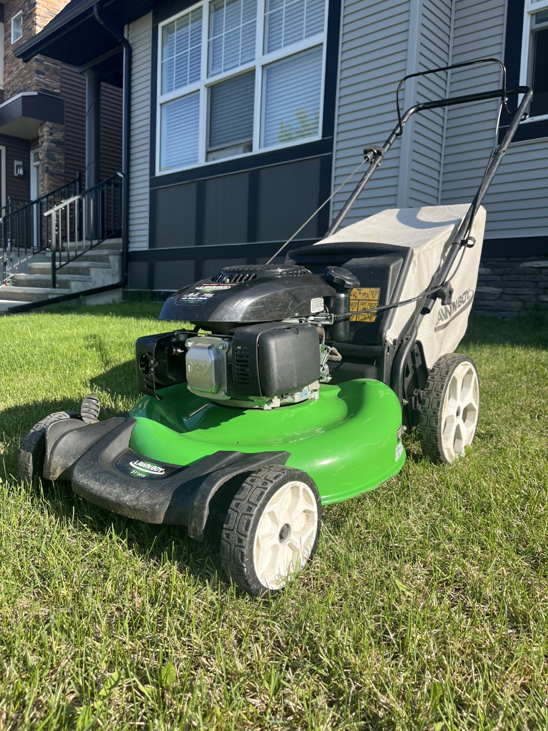 21inch lawn boy lawn mower (look at description)