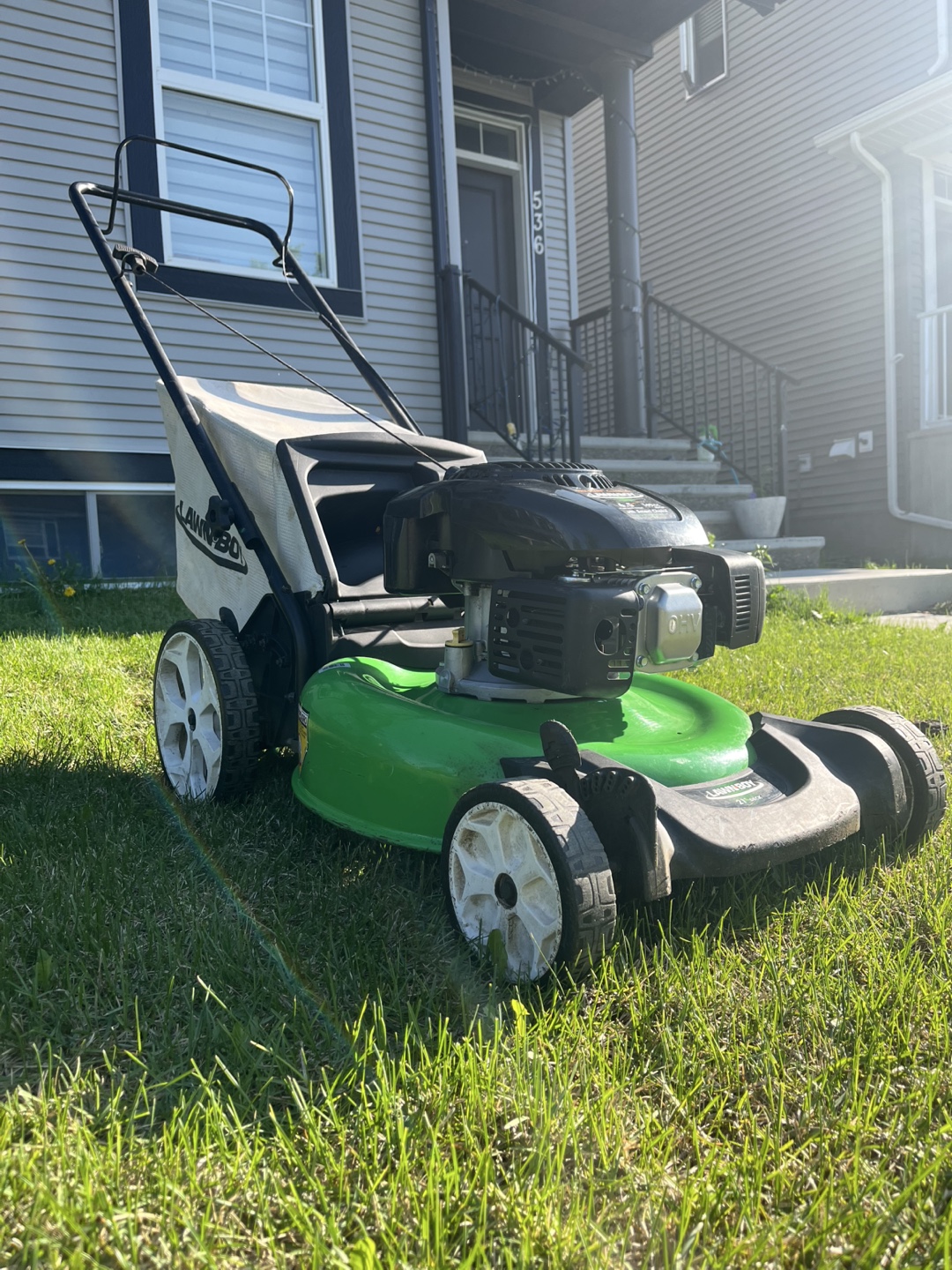 21inch lawn boy lawn mower (look at description) - photo 2
