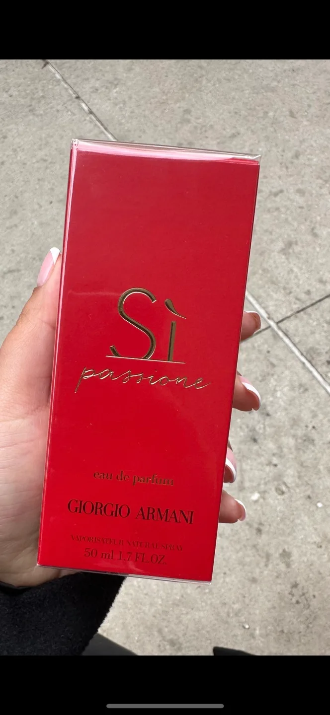 Giorgio Armani Si Passione Eau de Parfum thumbnail