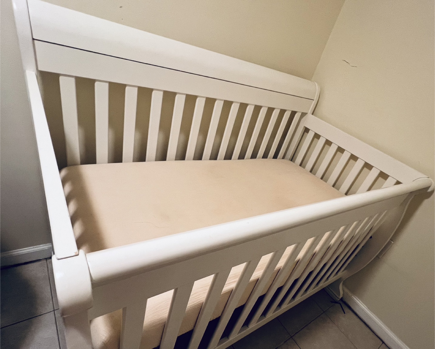 White Baby Crib - photo 2