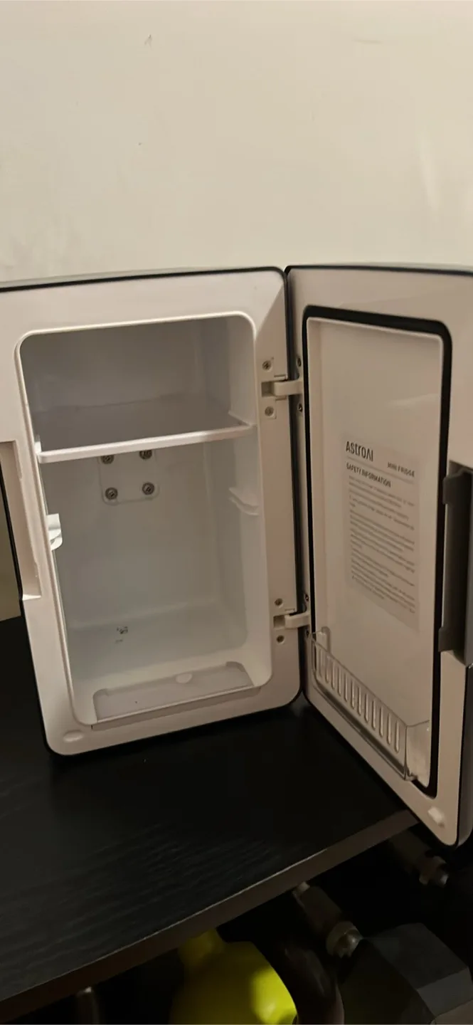 Astroidai Mini Fridge thumbnail