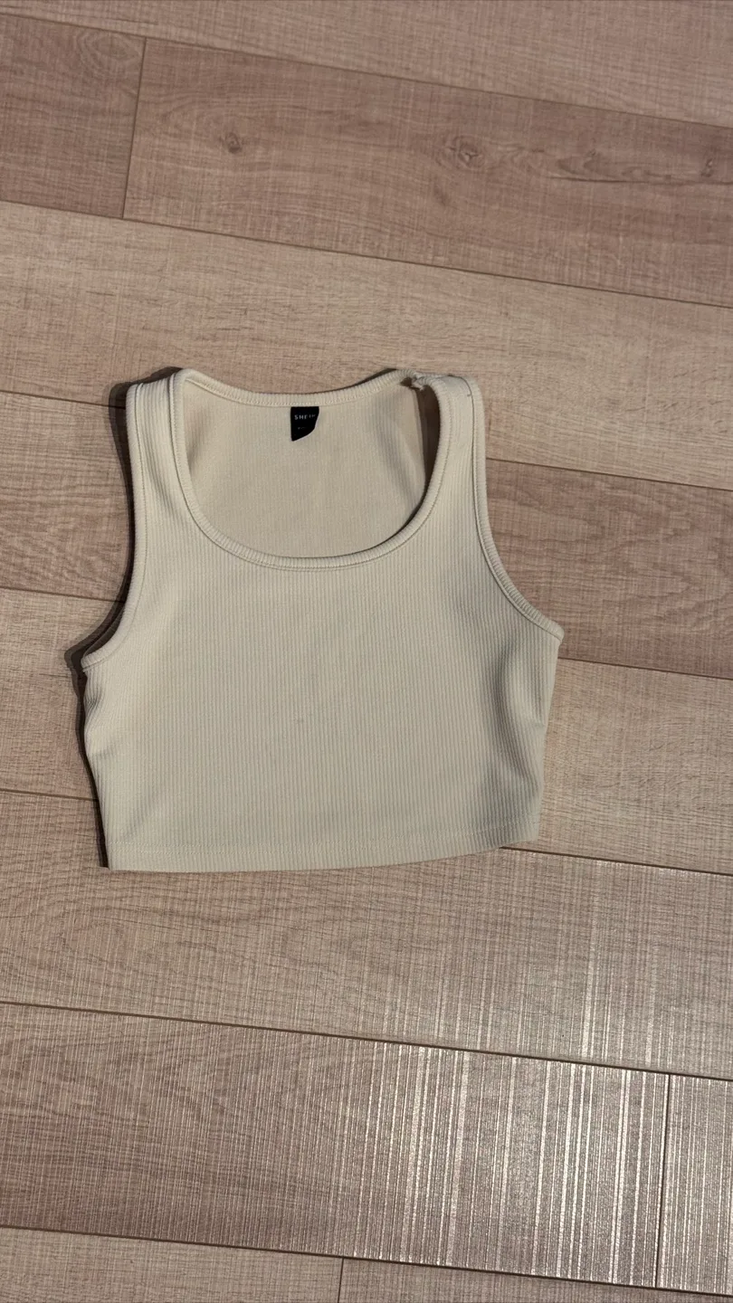 ❗️❗️❗️SALE❗️❗️❗️Beige Ribbed Crop Top image indicator(2)