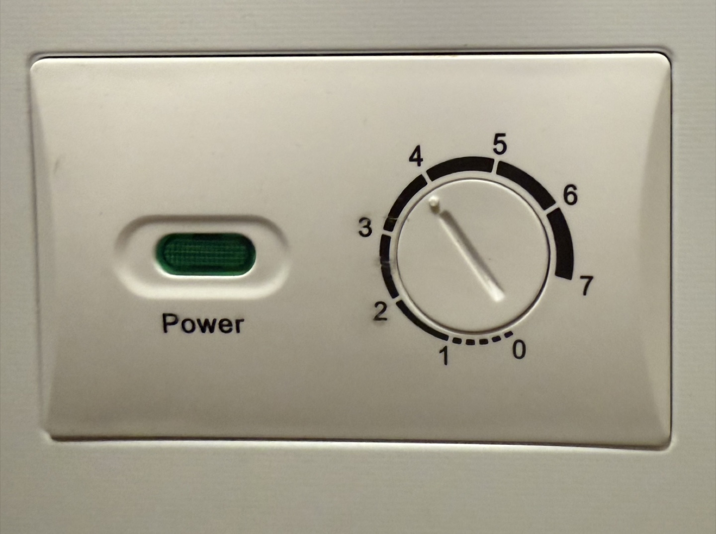 Magic Chef 8.7 cu ft deep freezer - photo 5