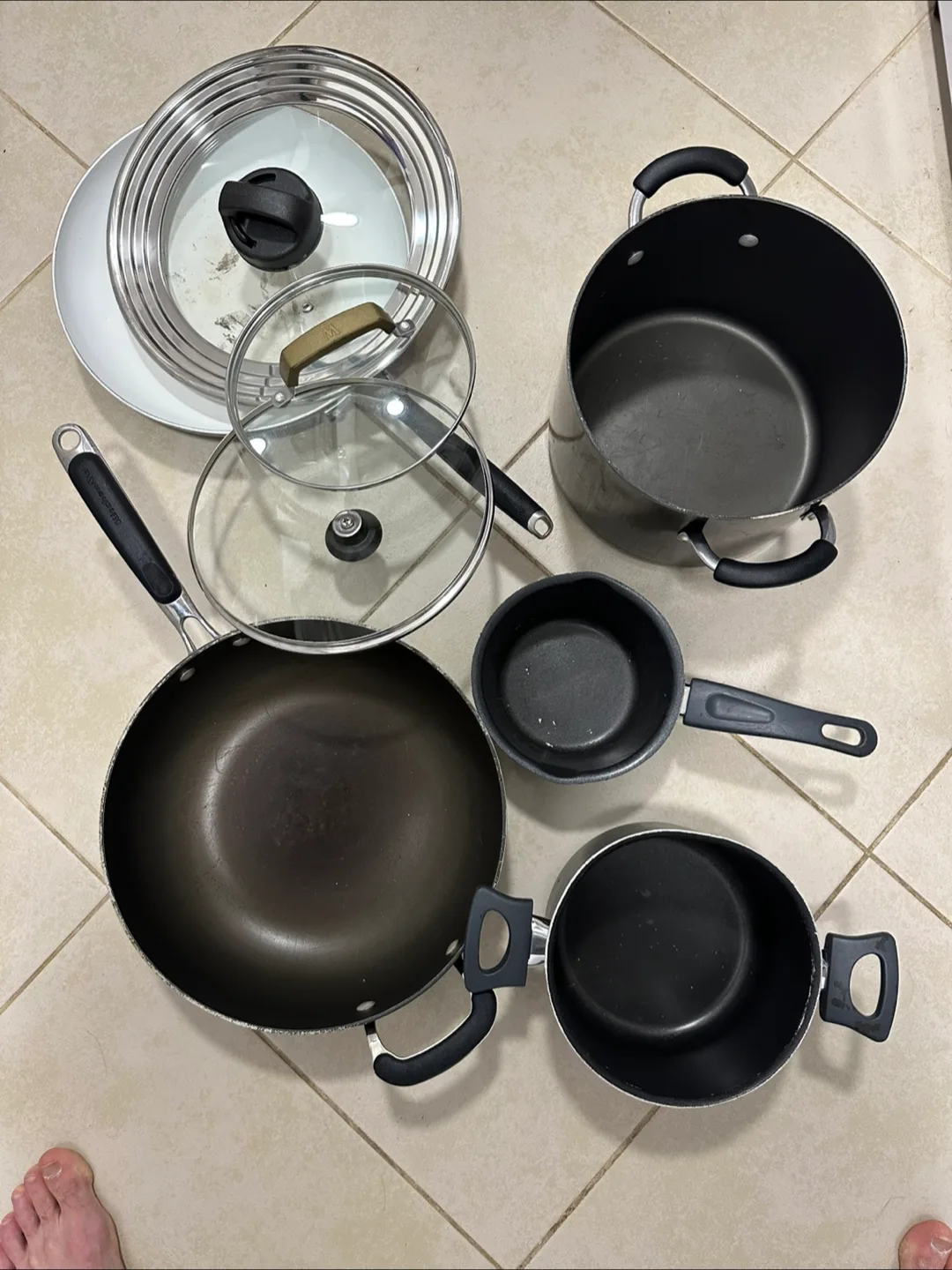 Random Kitchen Cookware thumbnail