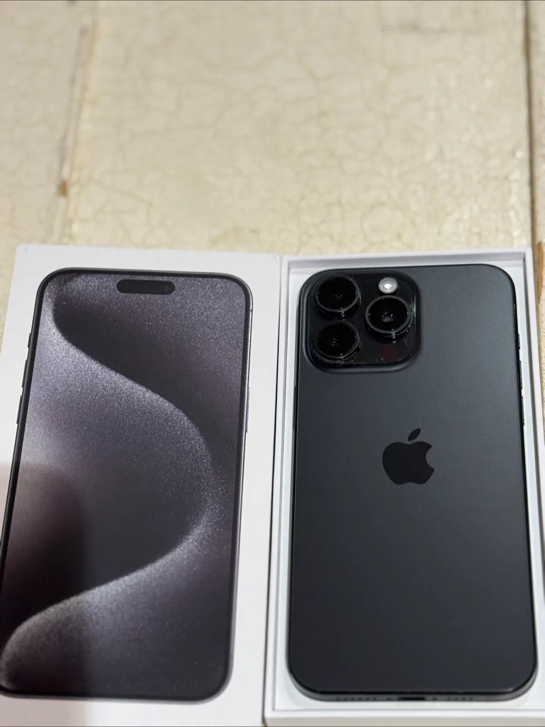 iPhone 15 Pro Max 256GB image indicator(4)