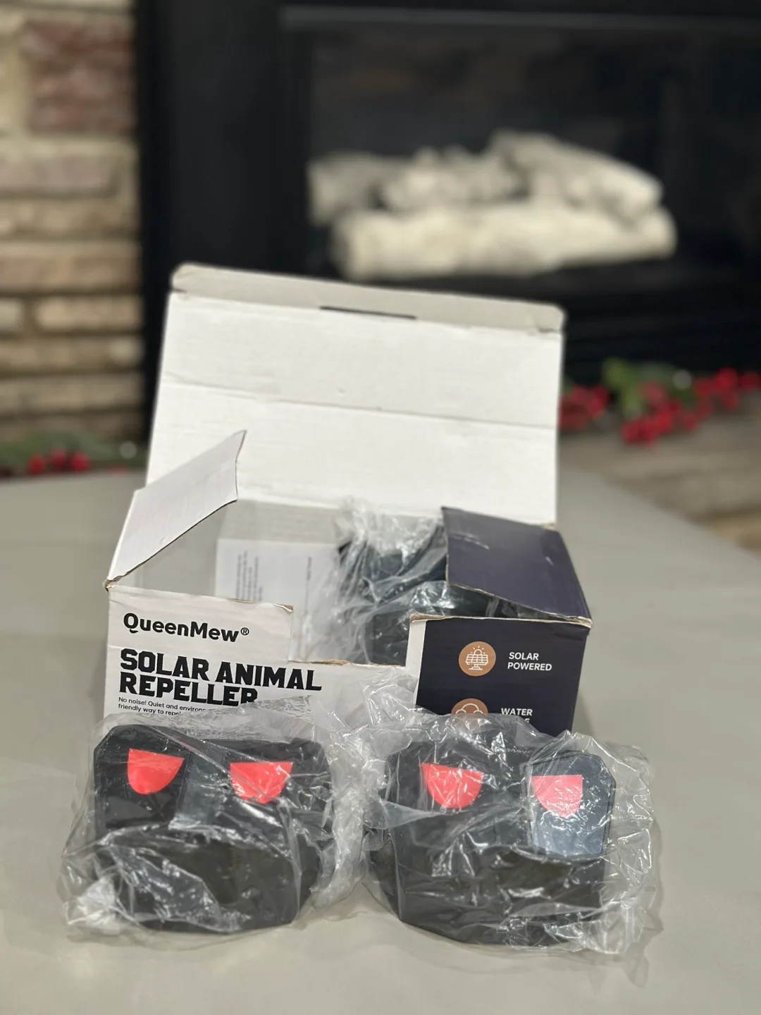 QueenMew Solar Animal Repeller 4 Pack thumbnail