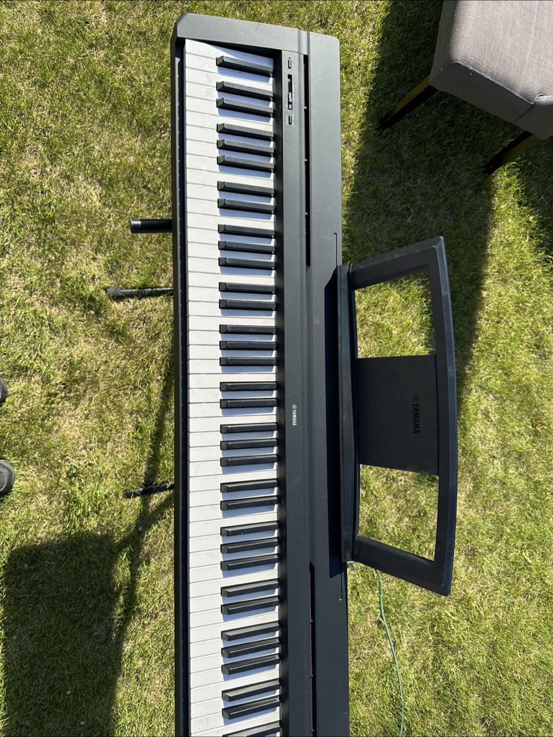 Yamaha Digital Piano with Stand - photo 4