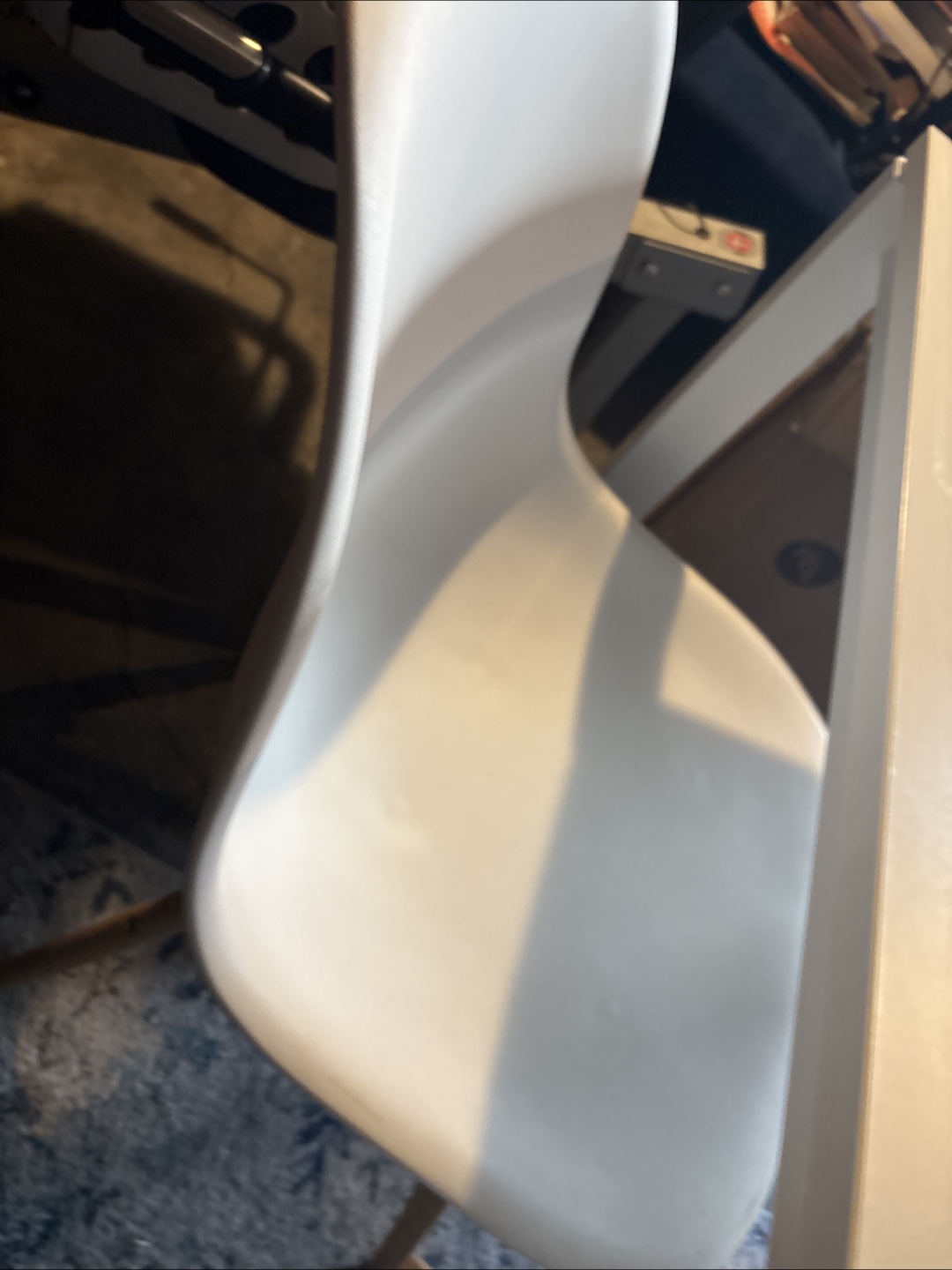 3 white chairs and white table 29x 29 - photo 4