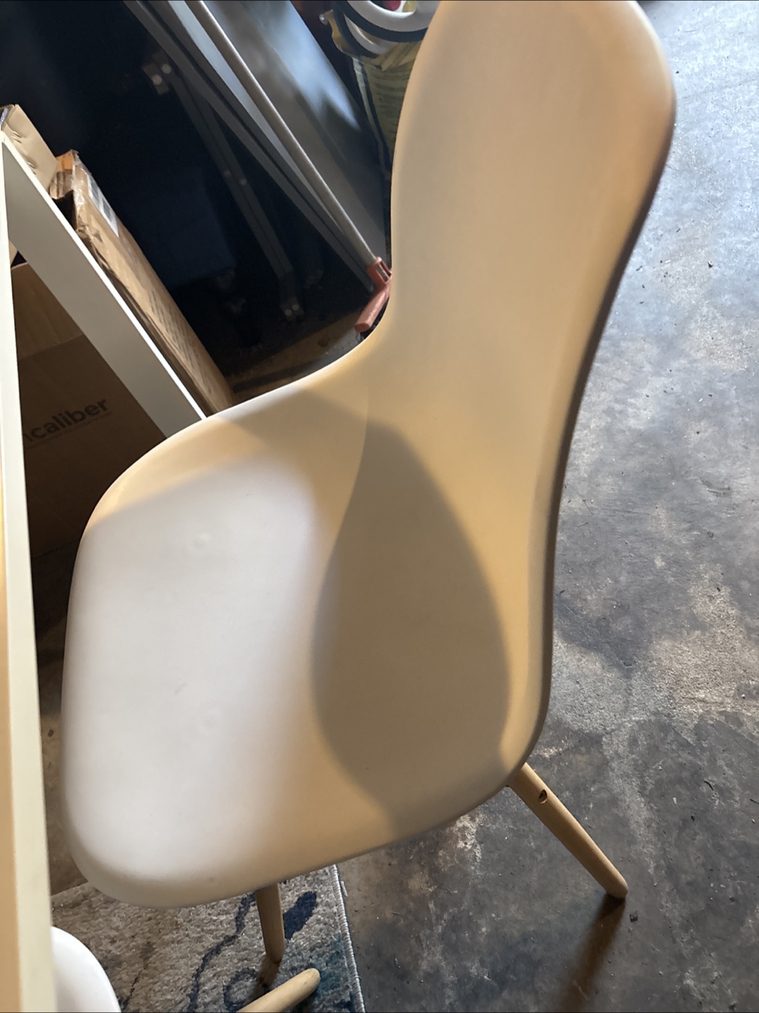 3 white chairs and white table 29x 29 - photo 3