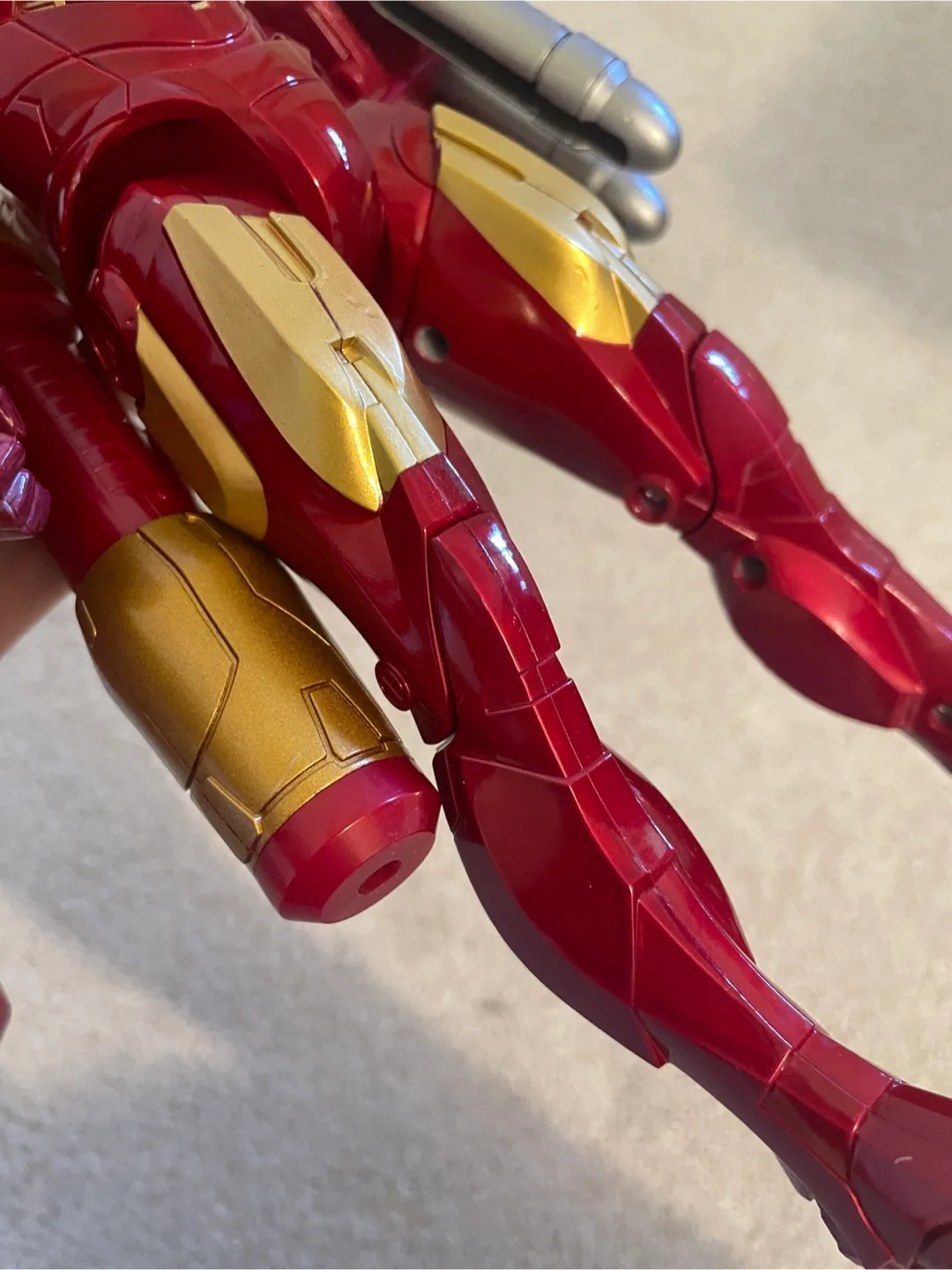 Iron Man Action Figure image indicator(4)
