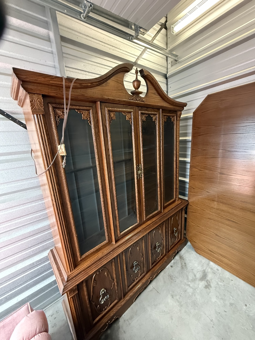 Classic hutch with dining set