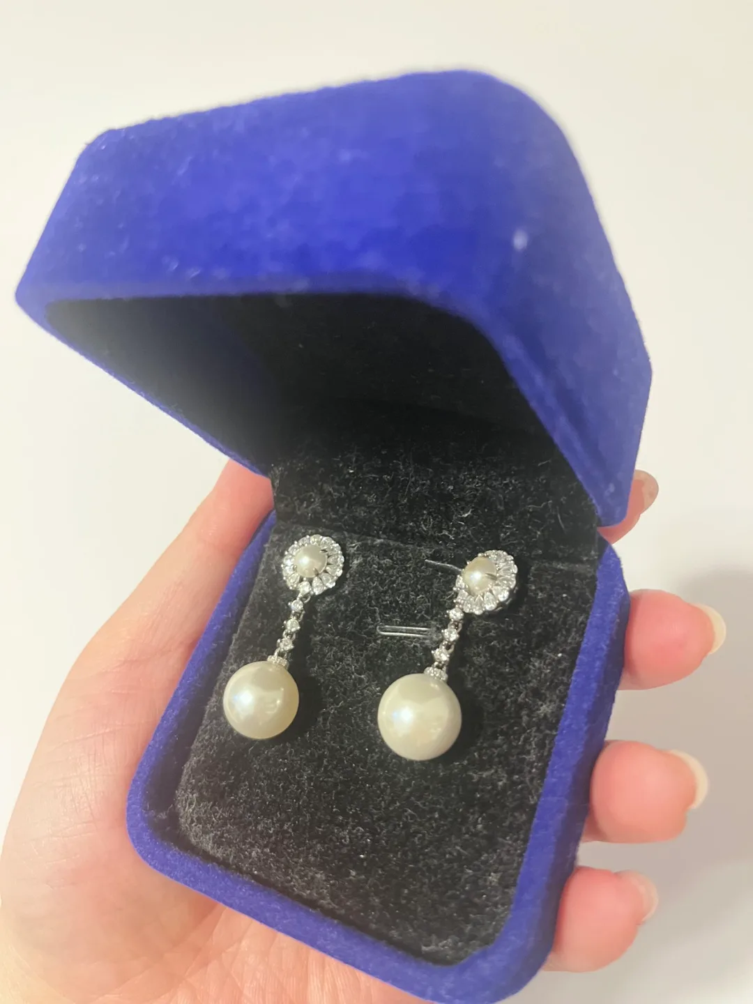 Pearl Drop Earrings with box image indicator(3)
