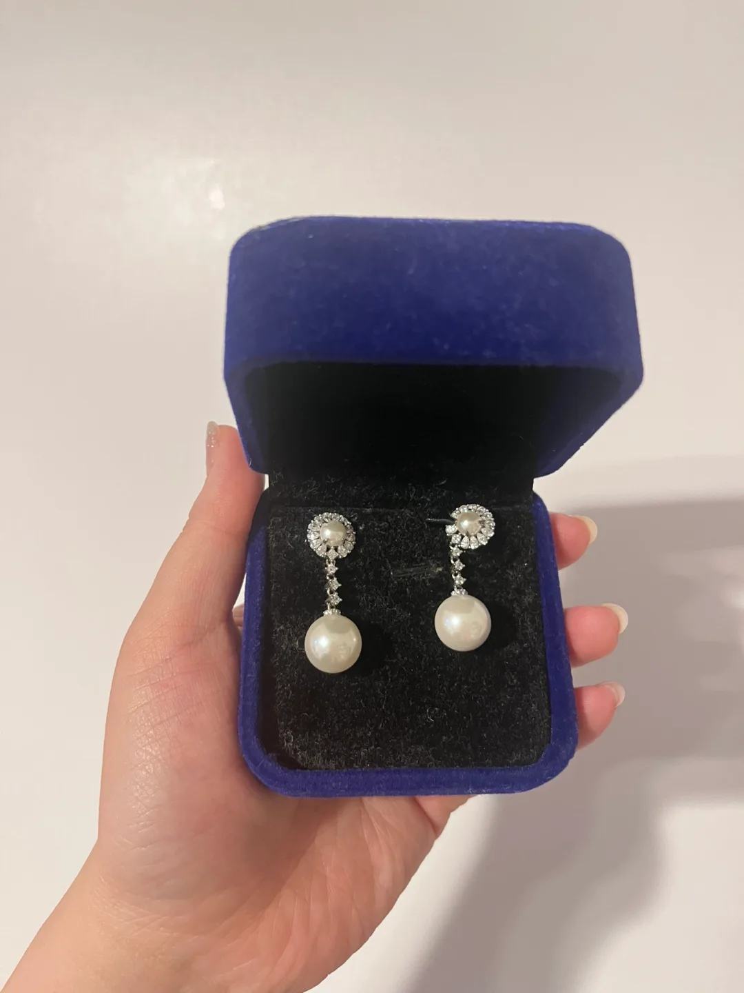 Pearl Drop Earrings with box image indicator(4)