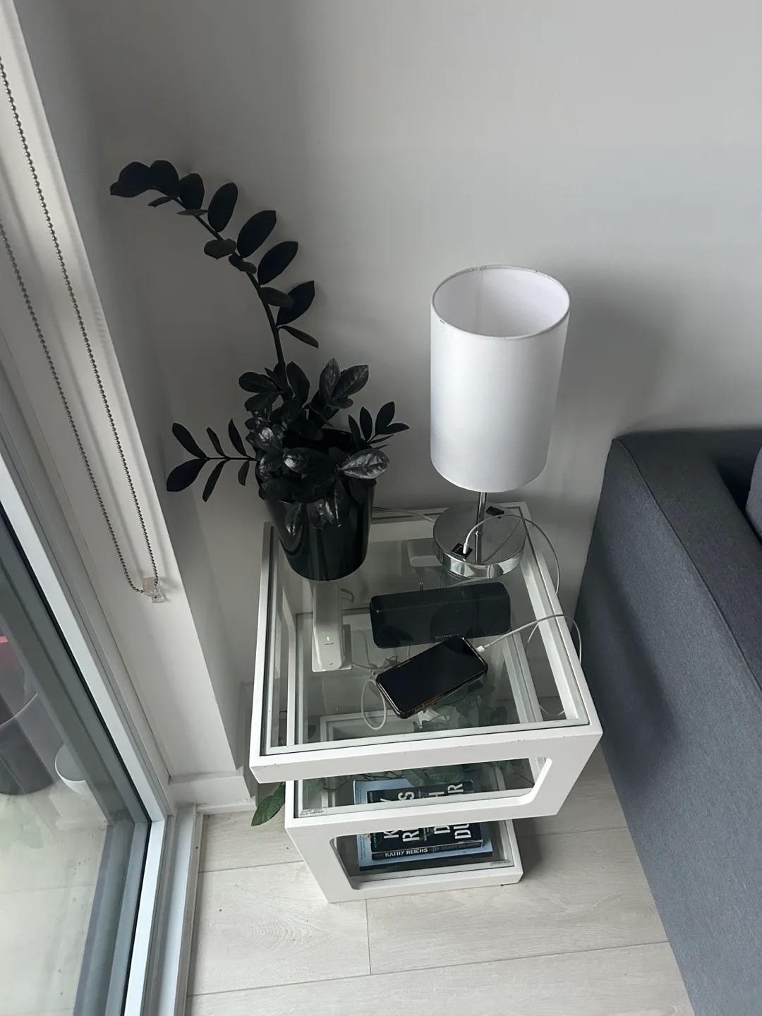 Geometric Glass Accent Table image indicator(3)