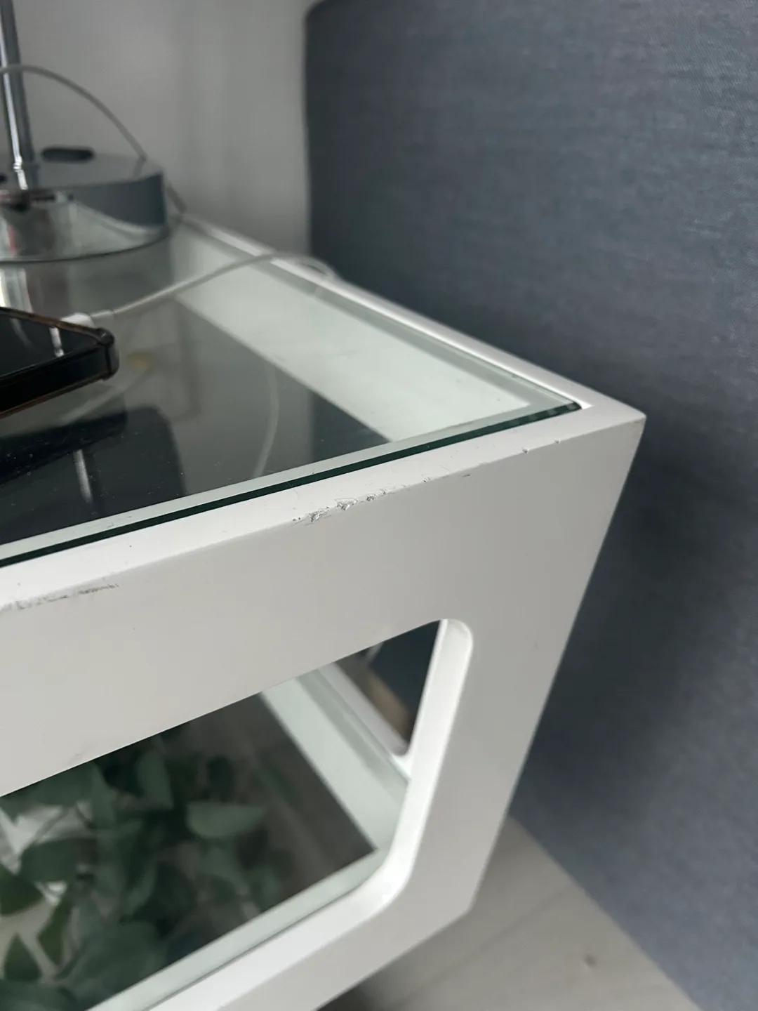 Geometric Glass Accent Table image indicator(5)