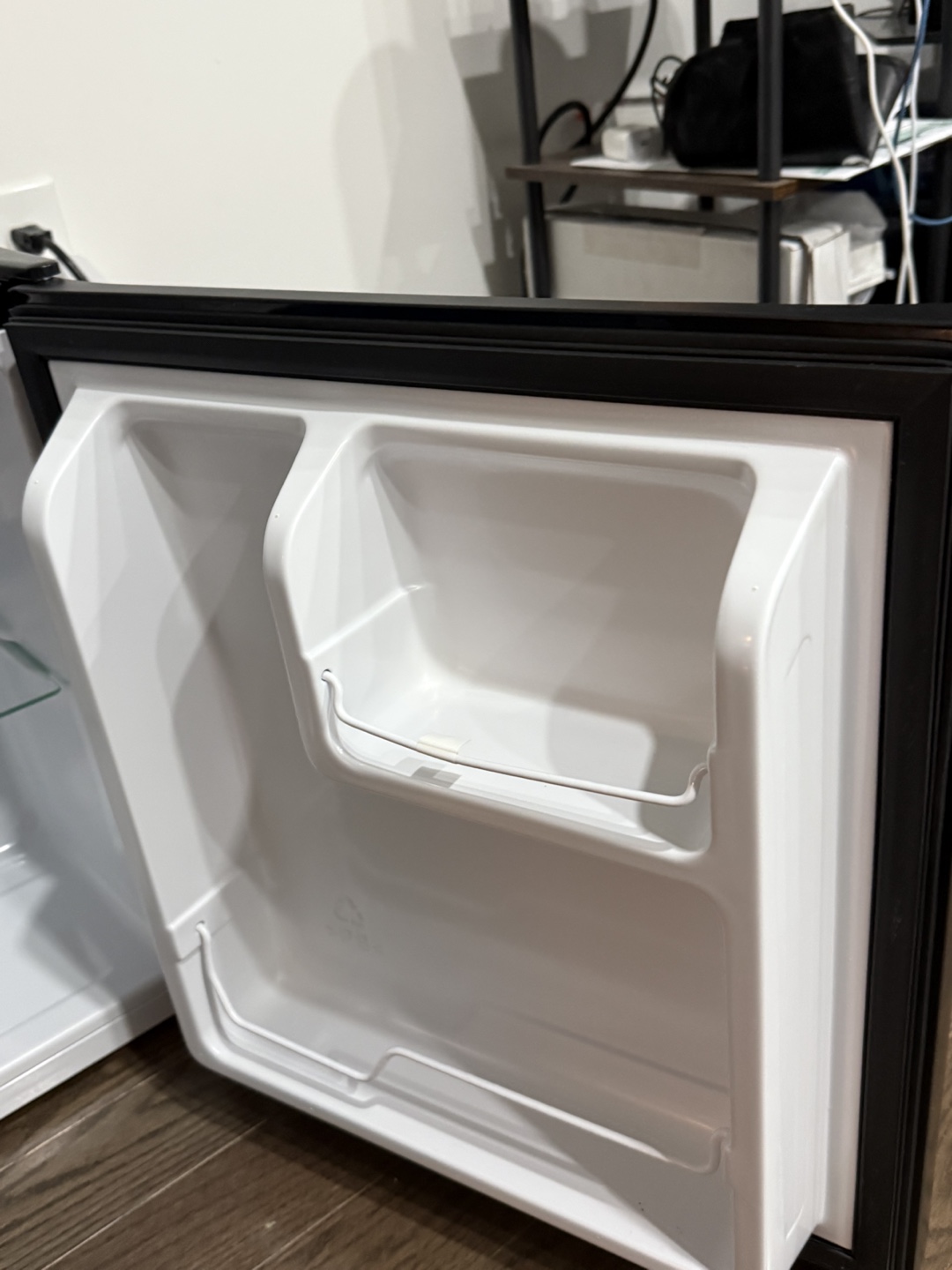 Hisense Mini Fridge-Brand New - photo 4