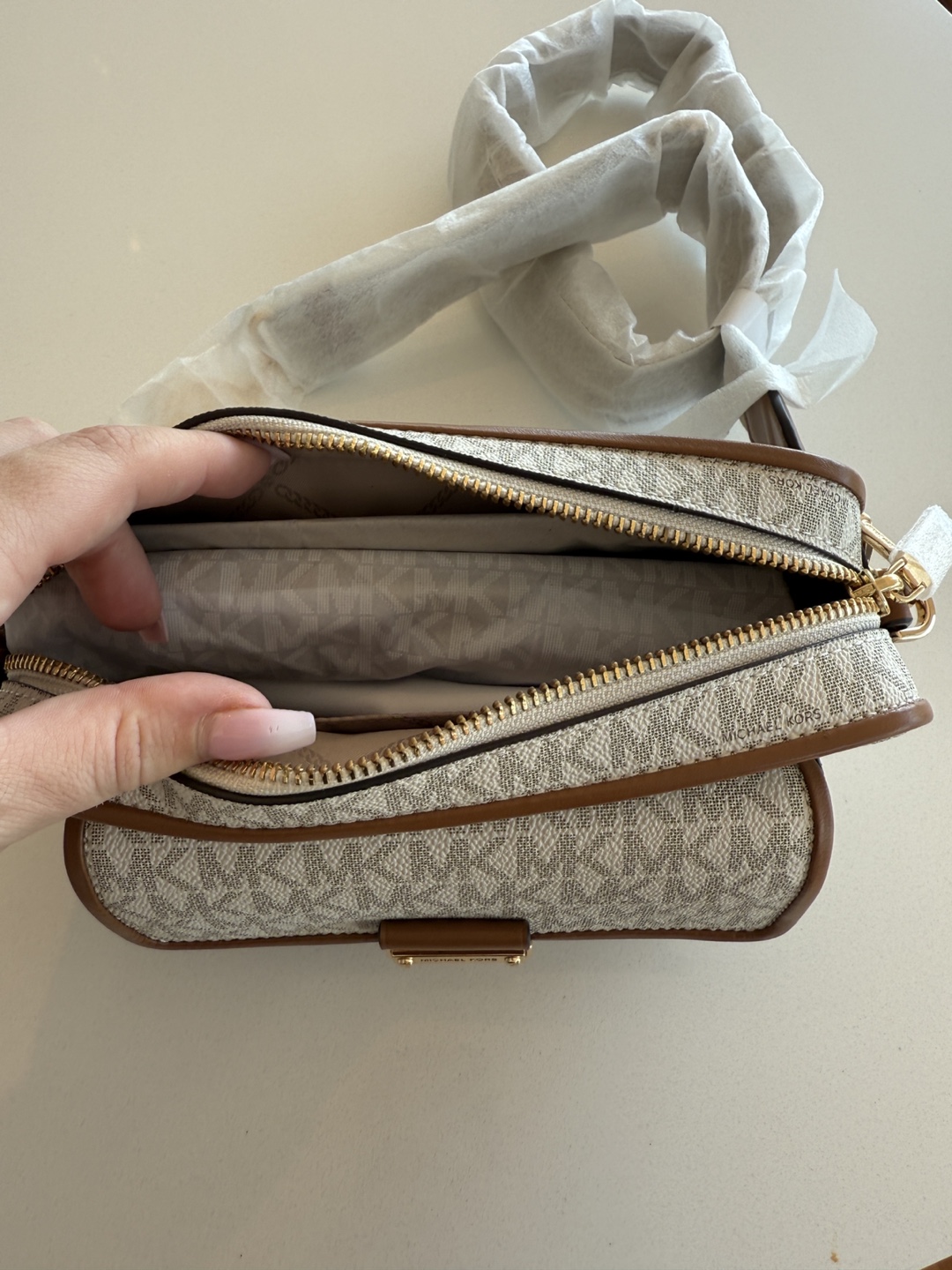 Michael Kors Crossbody Bag - photo 2