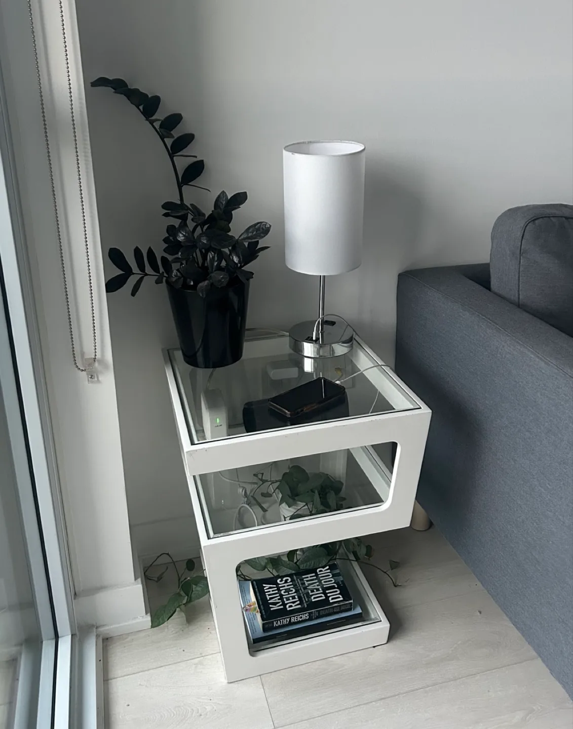 Geometric Glass Accent Table image indicator(2)