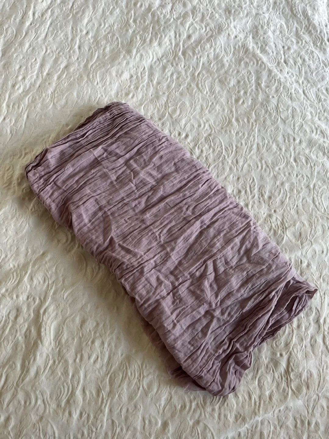 Table runners - white and mauve thumbnail