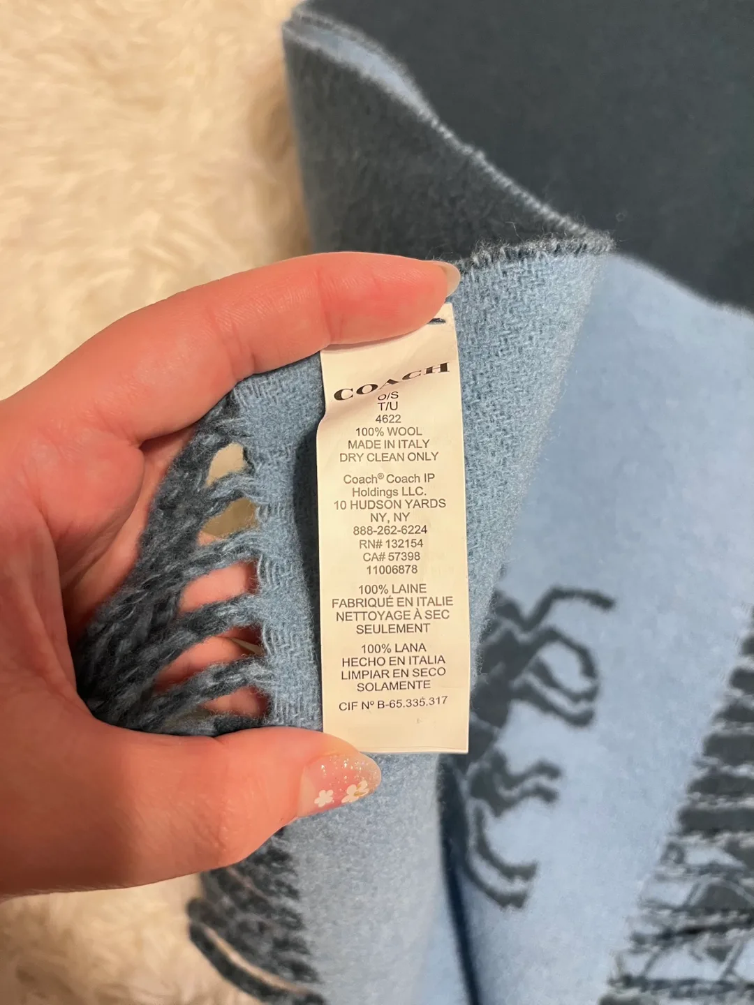 Coach 100% wool Scarf with Horse and Carriage Design image indicator(3)