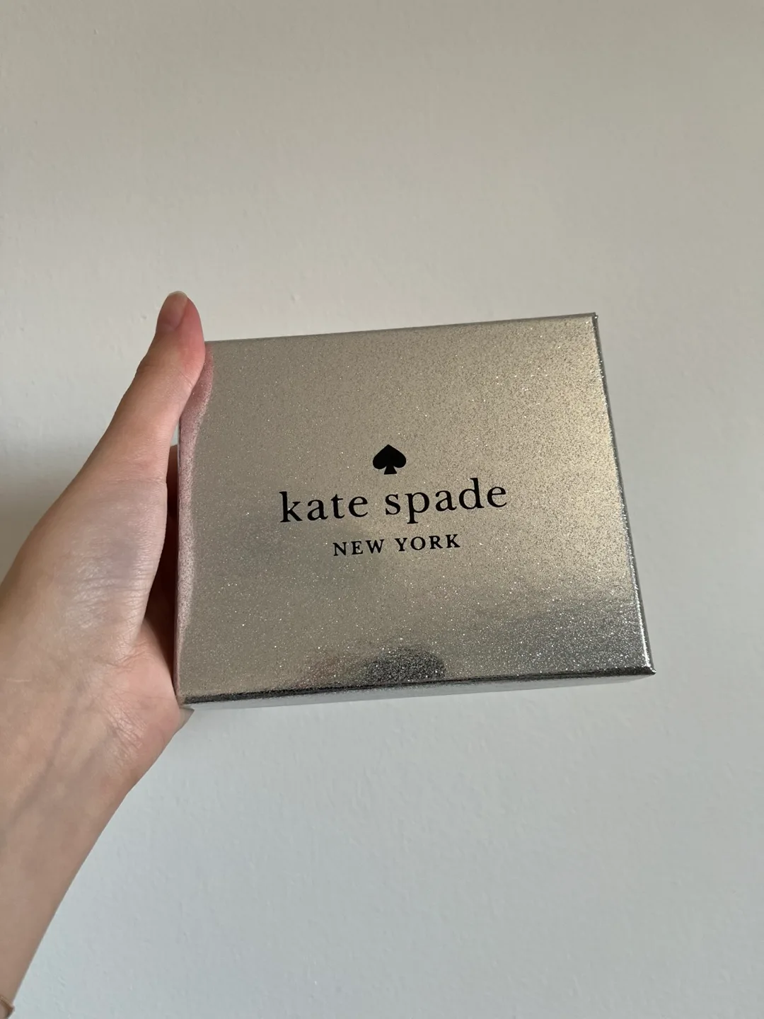 Kate Spade Card Holder image indicator(3)