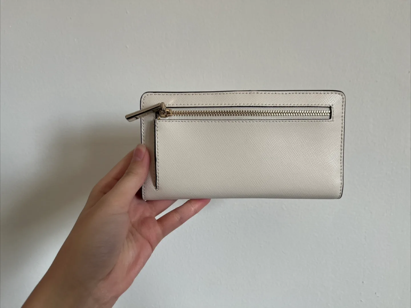 Kate Spade Wallet image indicator(2)