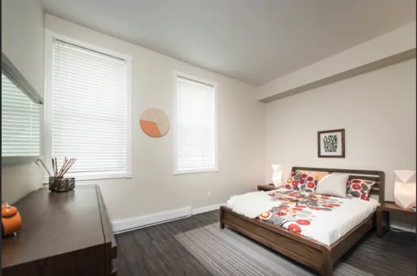 2 BEDROOM 1 BATH - APARTMENT FOR SUBLET - photo 3