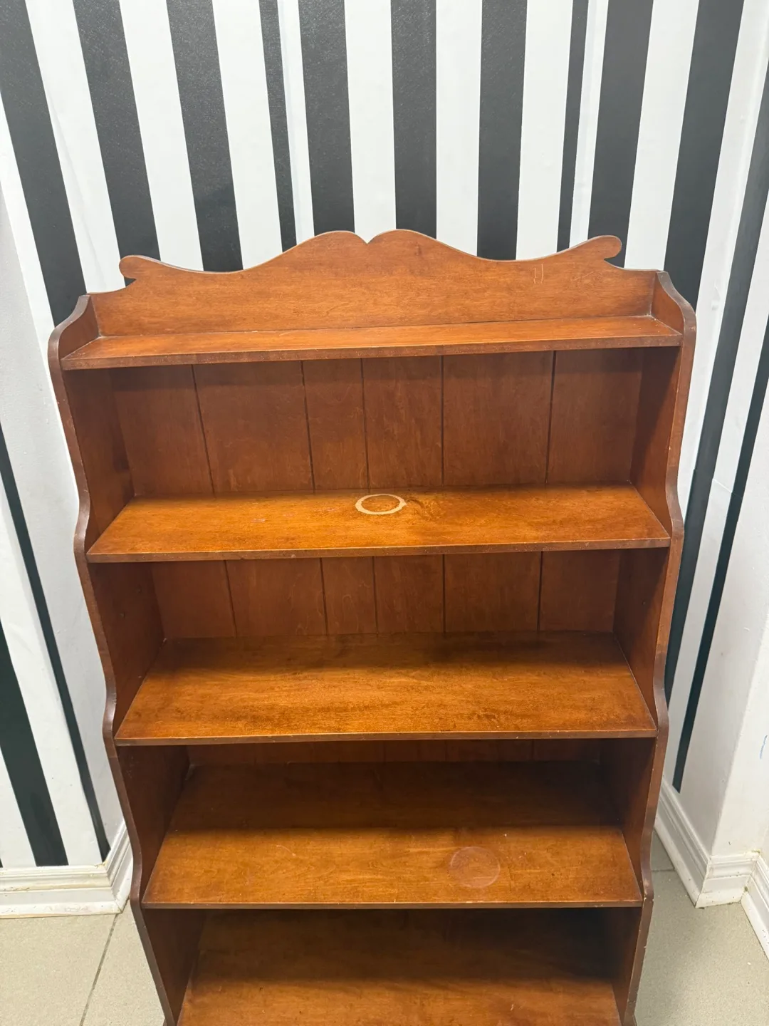 Wooden Bookshelf image indicator(2)