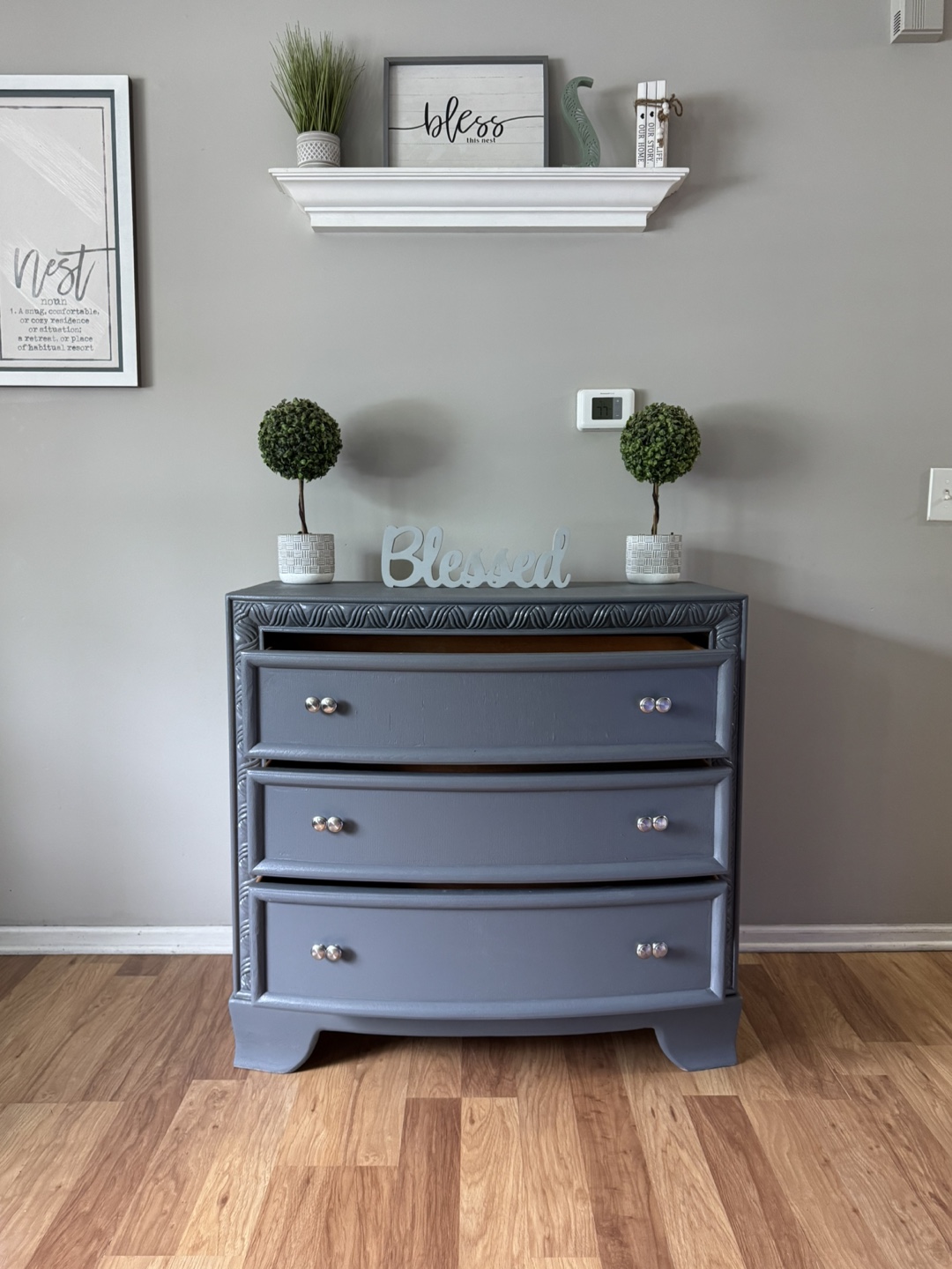 ✨🩶Beautiful solid wood dresser🩶✨ - photo 2