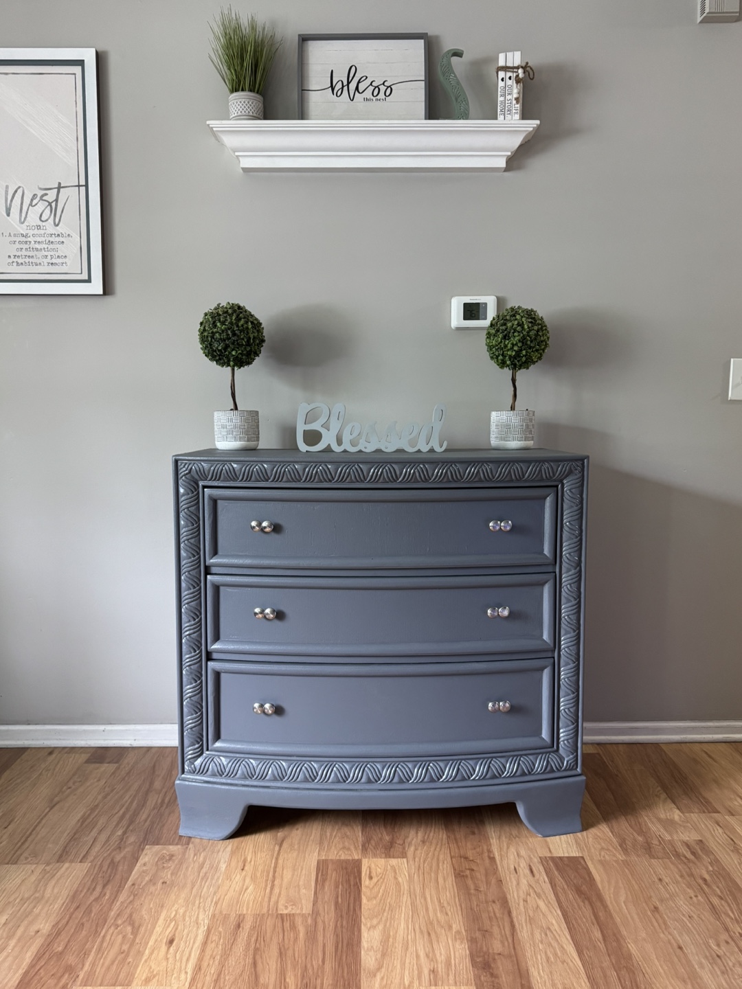 ✨🩶Beautiful solid wood dresser🩶✨