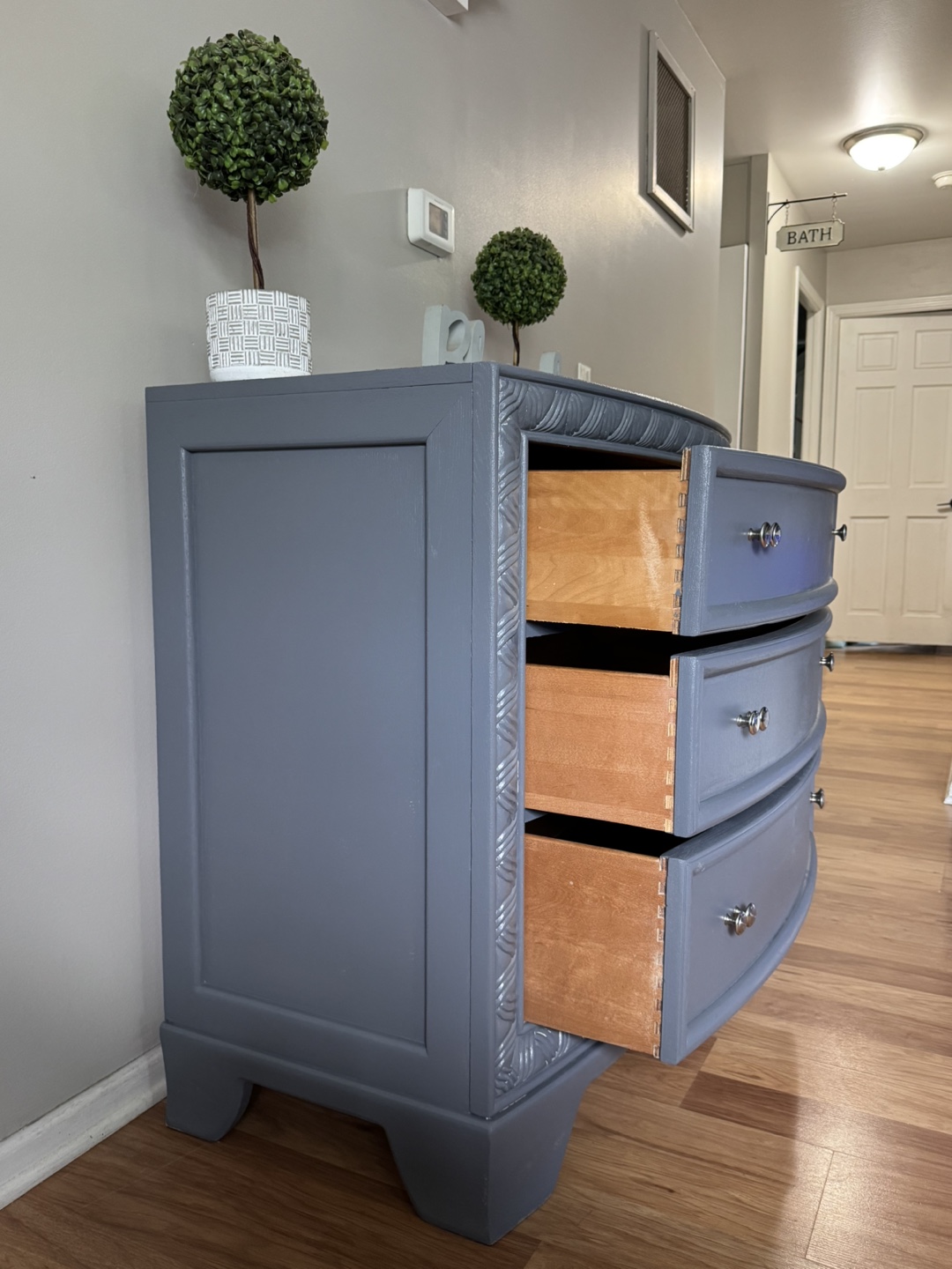 ✨🩶Beautiful solid wood dresser🩶✨ - photo 3