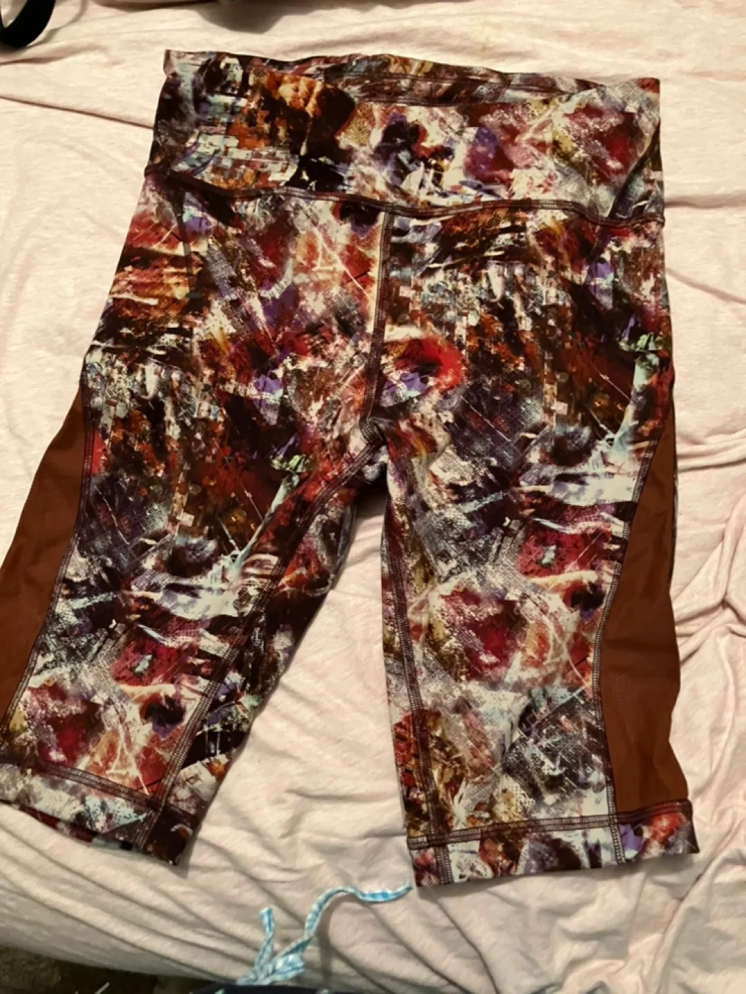 Lululemon Bike Shorts - Size 6 image indicator(2)