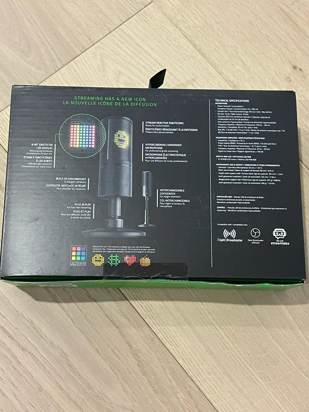Razer Seiren Emote, USB Microphone for Streaming. Sealed Box. image indicator(2)