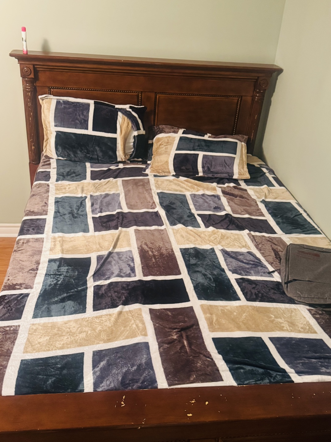 Wooden bed frame with mattress - photo 3