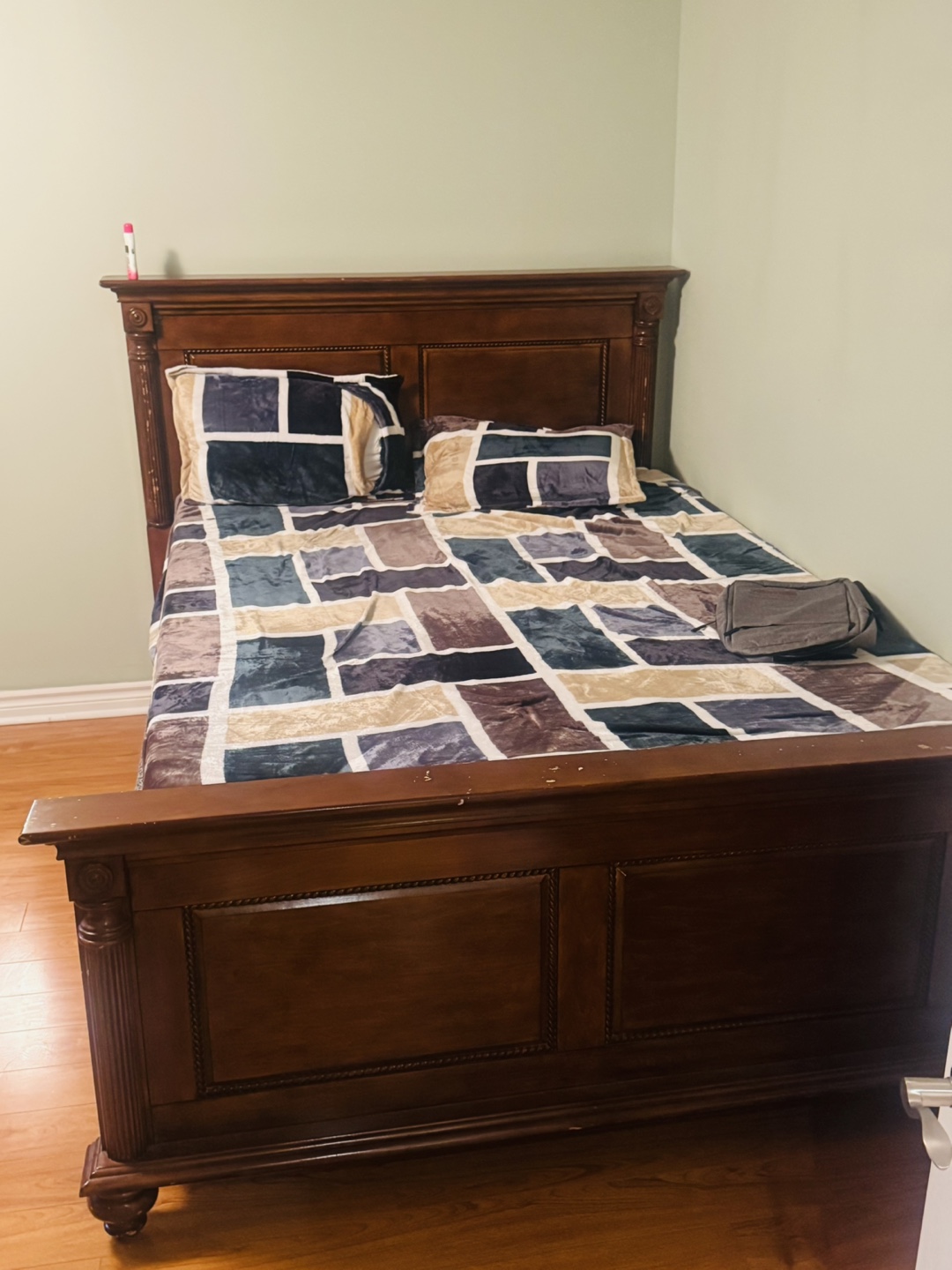 Wooden bed frame with mattress - photo 2