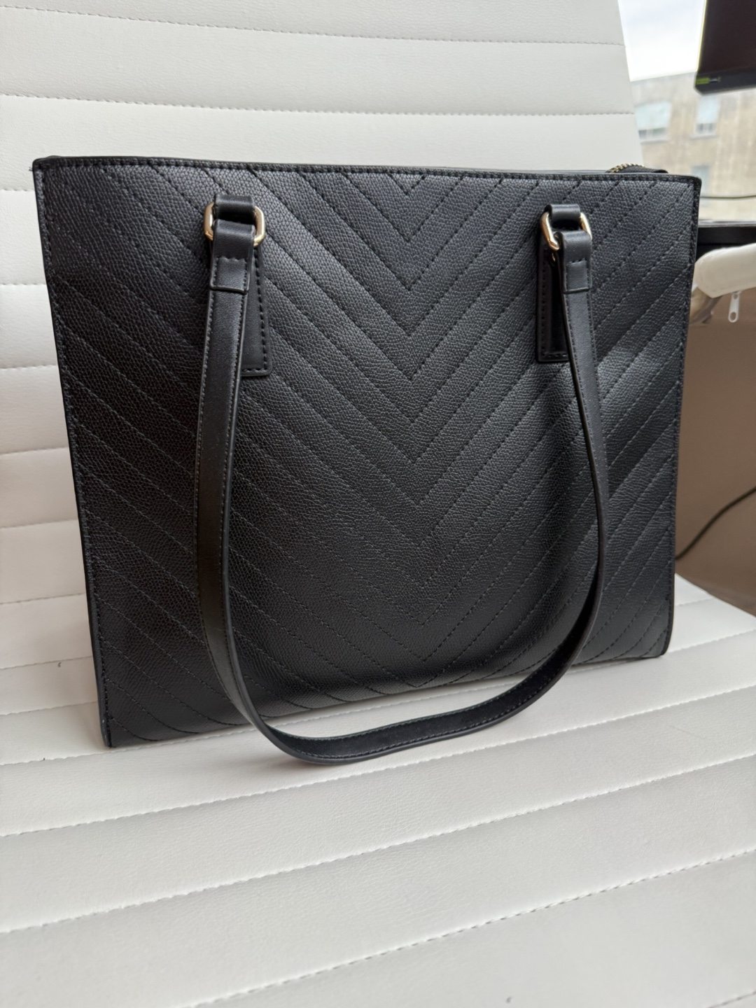 Black Tote Bag with Gold Chain - photo 3