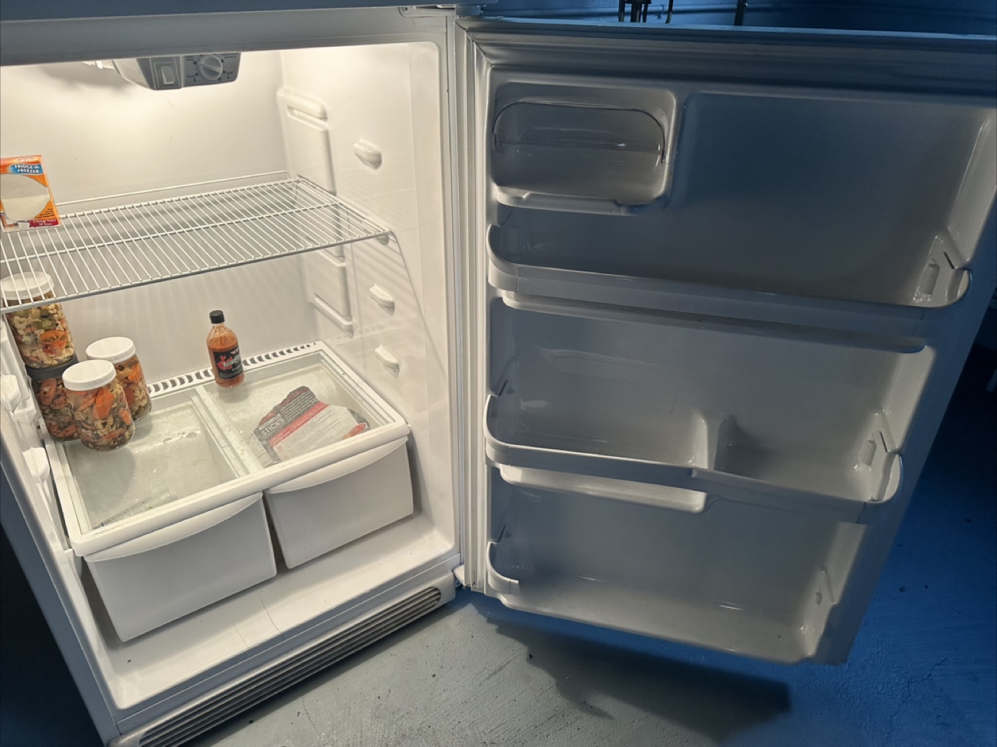 Fridge.  Works great - photo 3